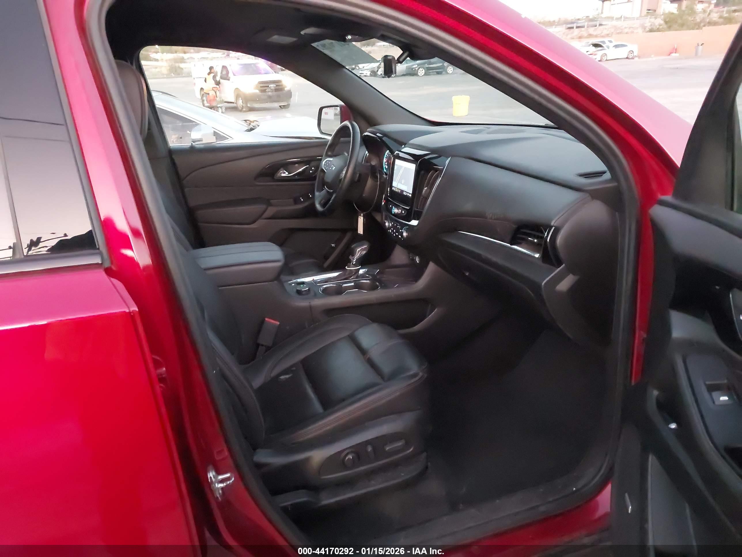 CHEVROLET TRAVERSE image 5