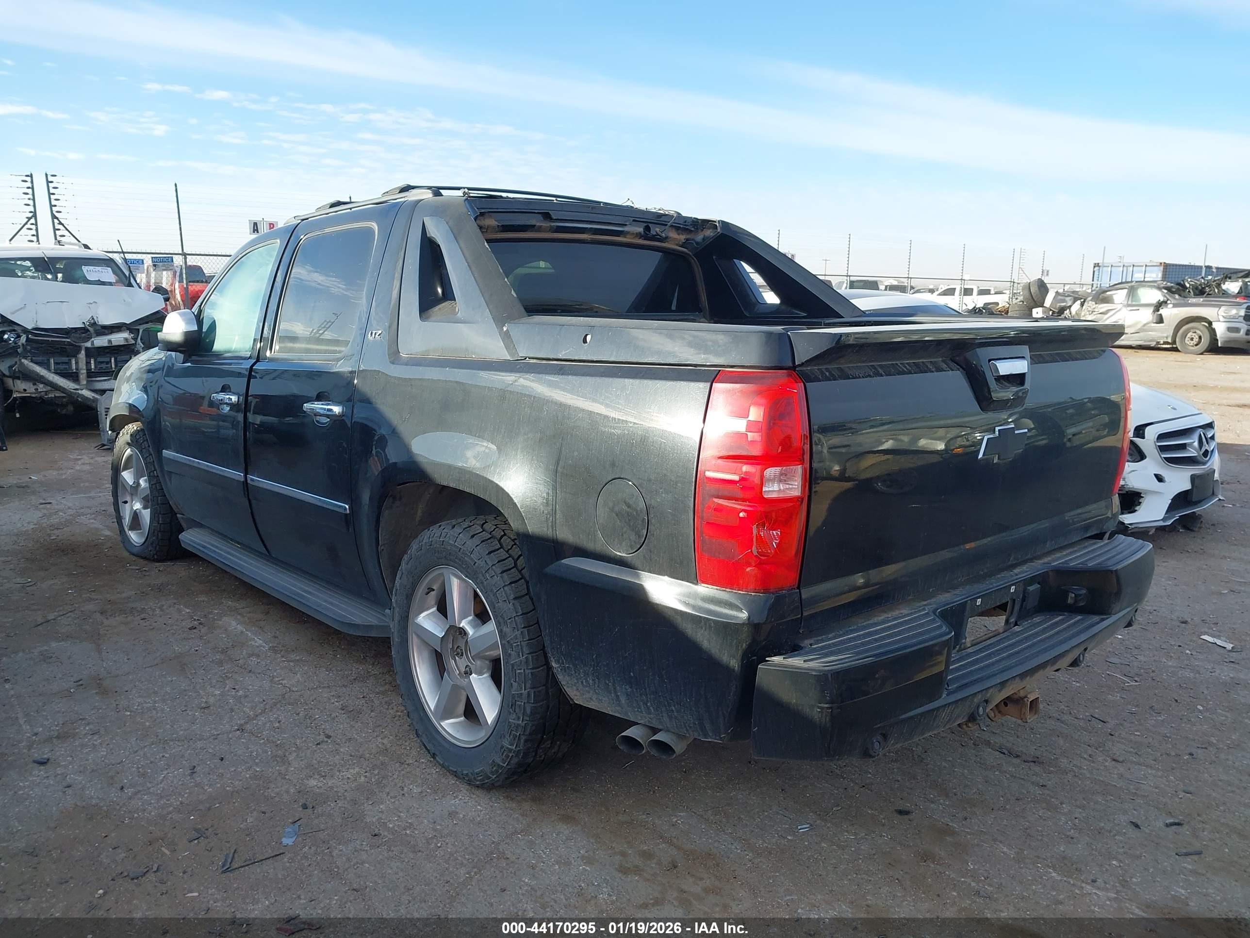 CHEVROLET AVALANCHE image 3