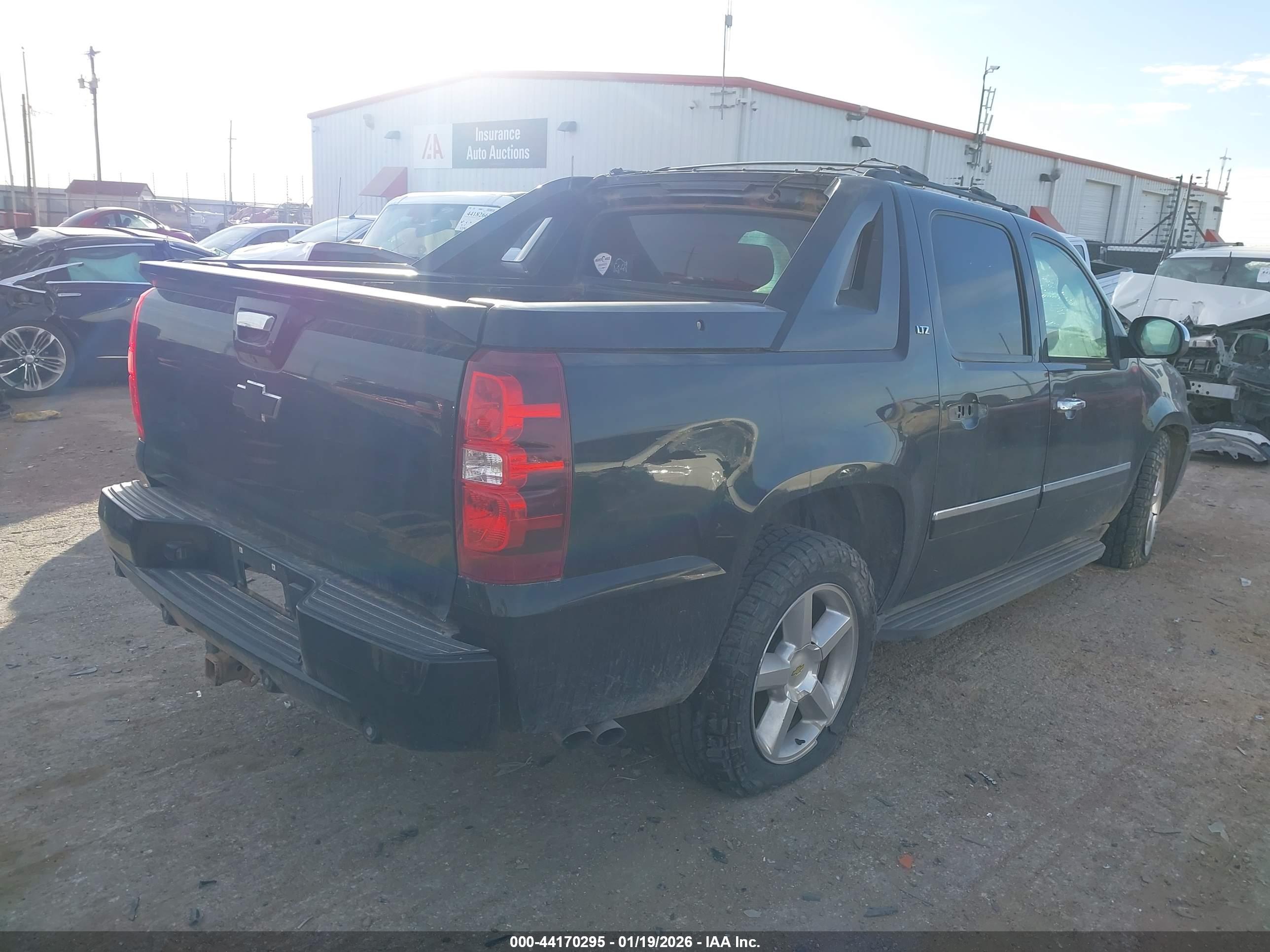 CHEVROLET AVALANCHE image 4