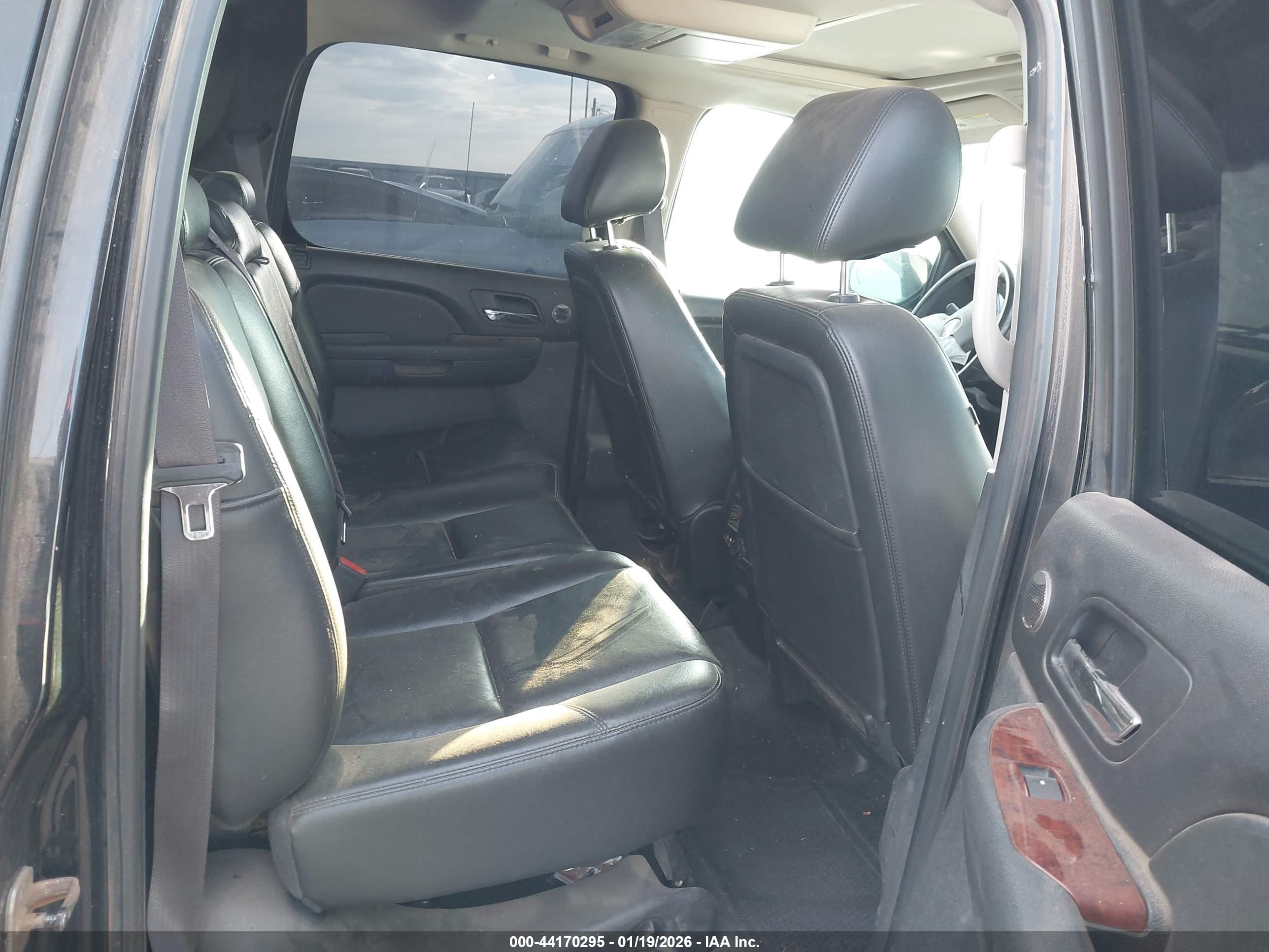 CHEVROLET AVALANCHE image 8