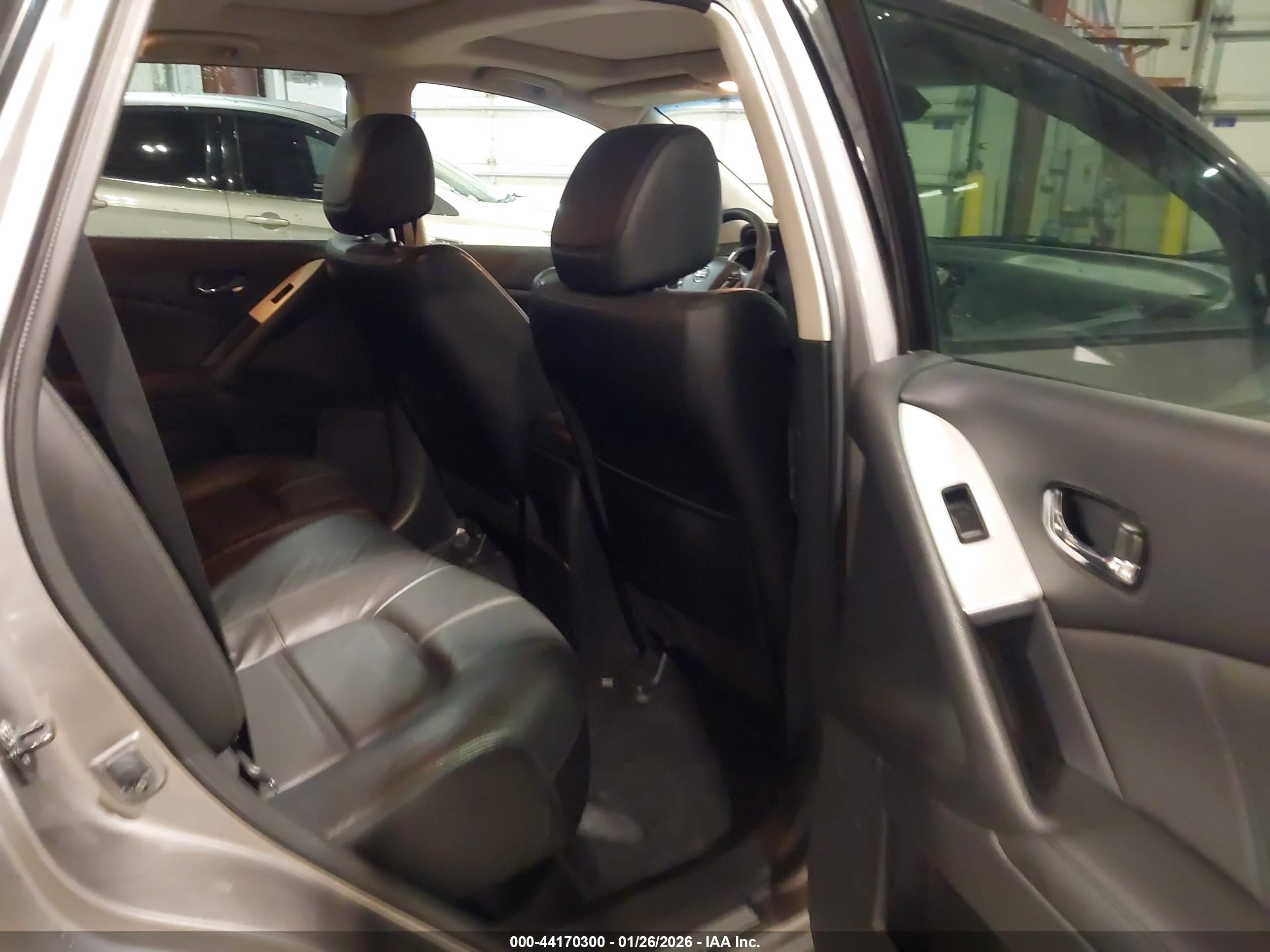 NISSAN MURANO image 8
