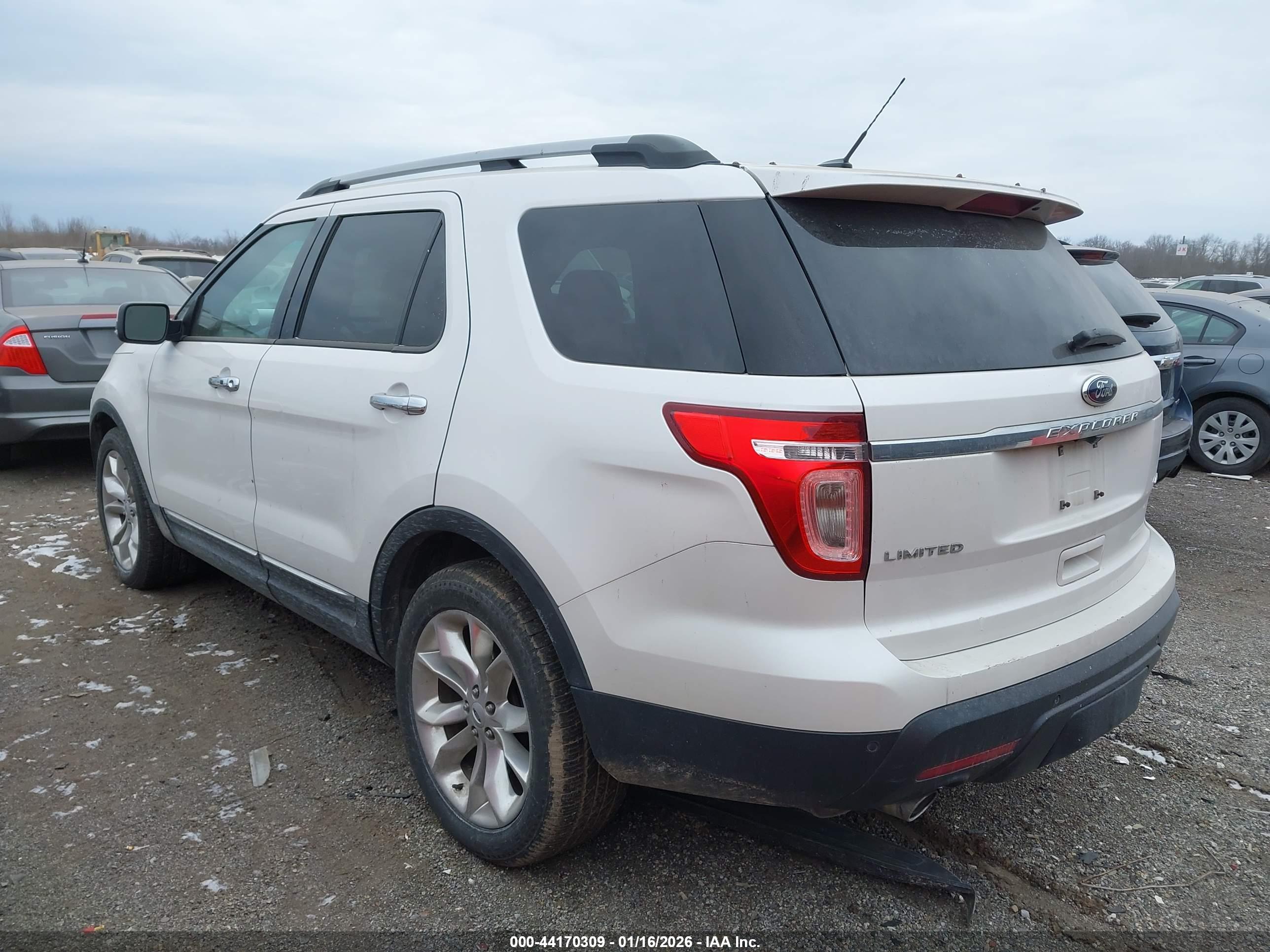 FORD EXPLORER image 3
