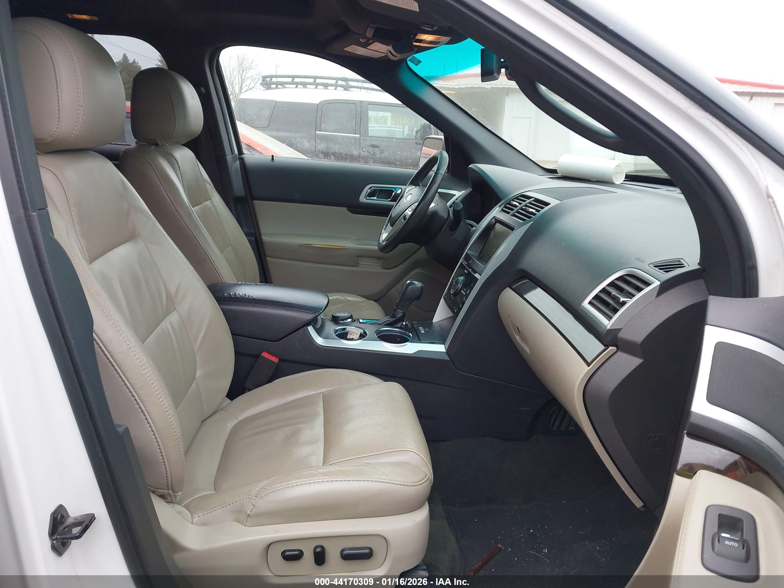 FORD EXPLORER image 5