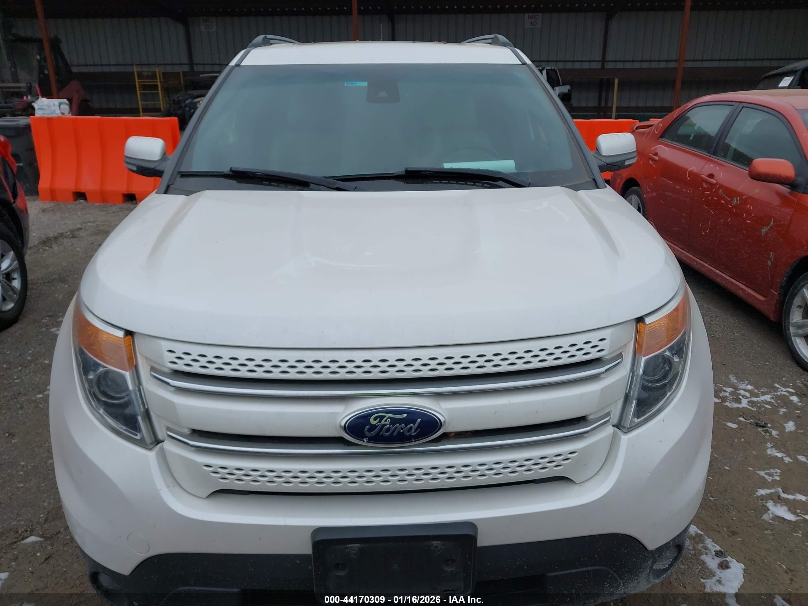 FORD EXPLORER image 6