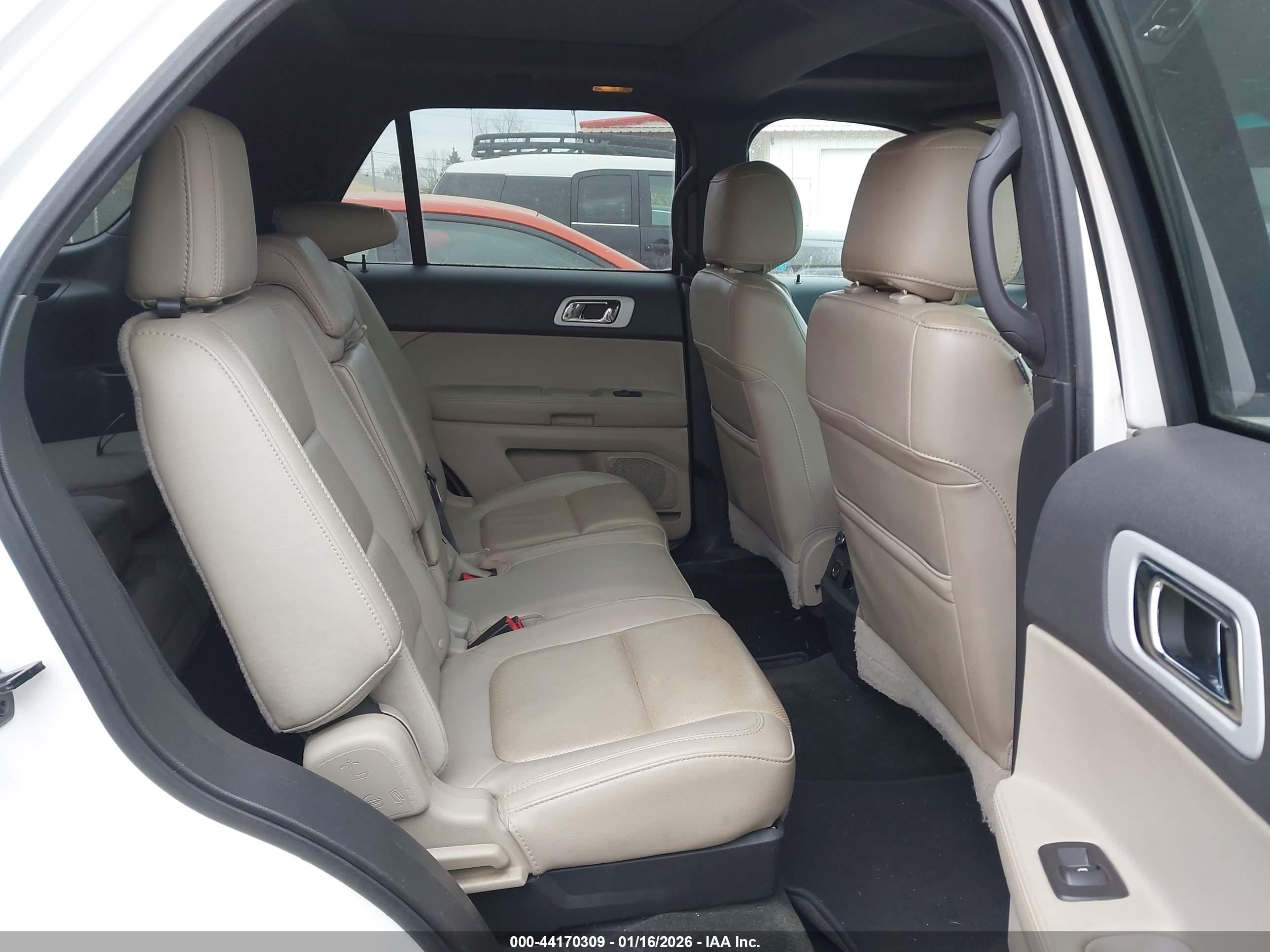 FORD EXPLORER image 8