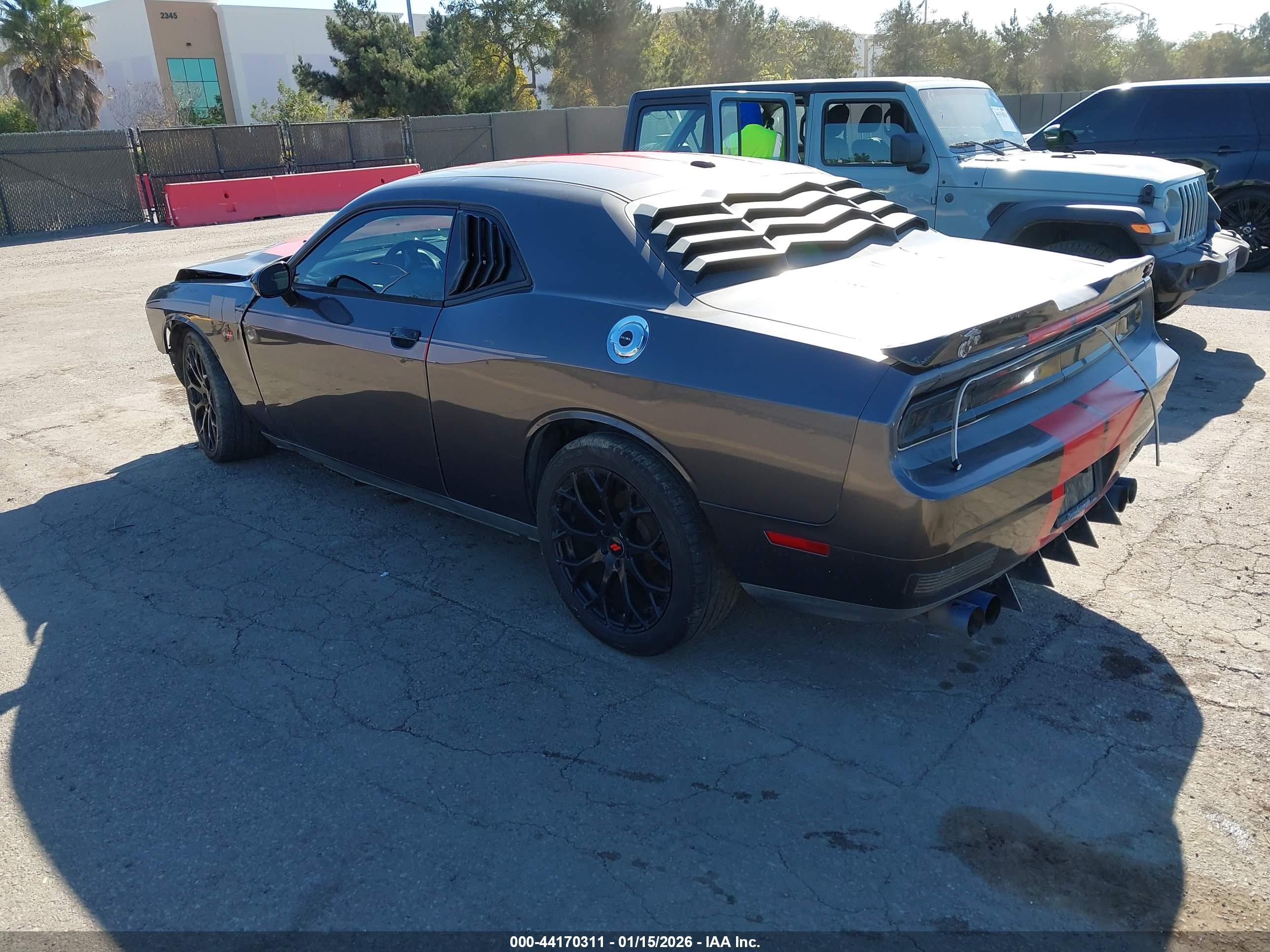 DODGE CHALLENGER image 3