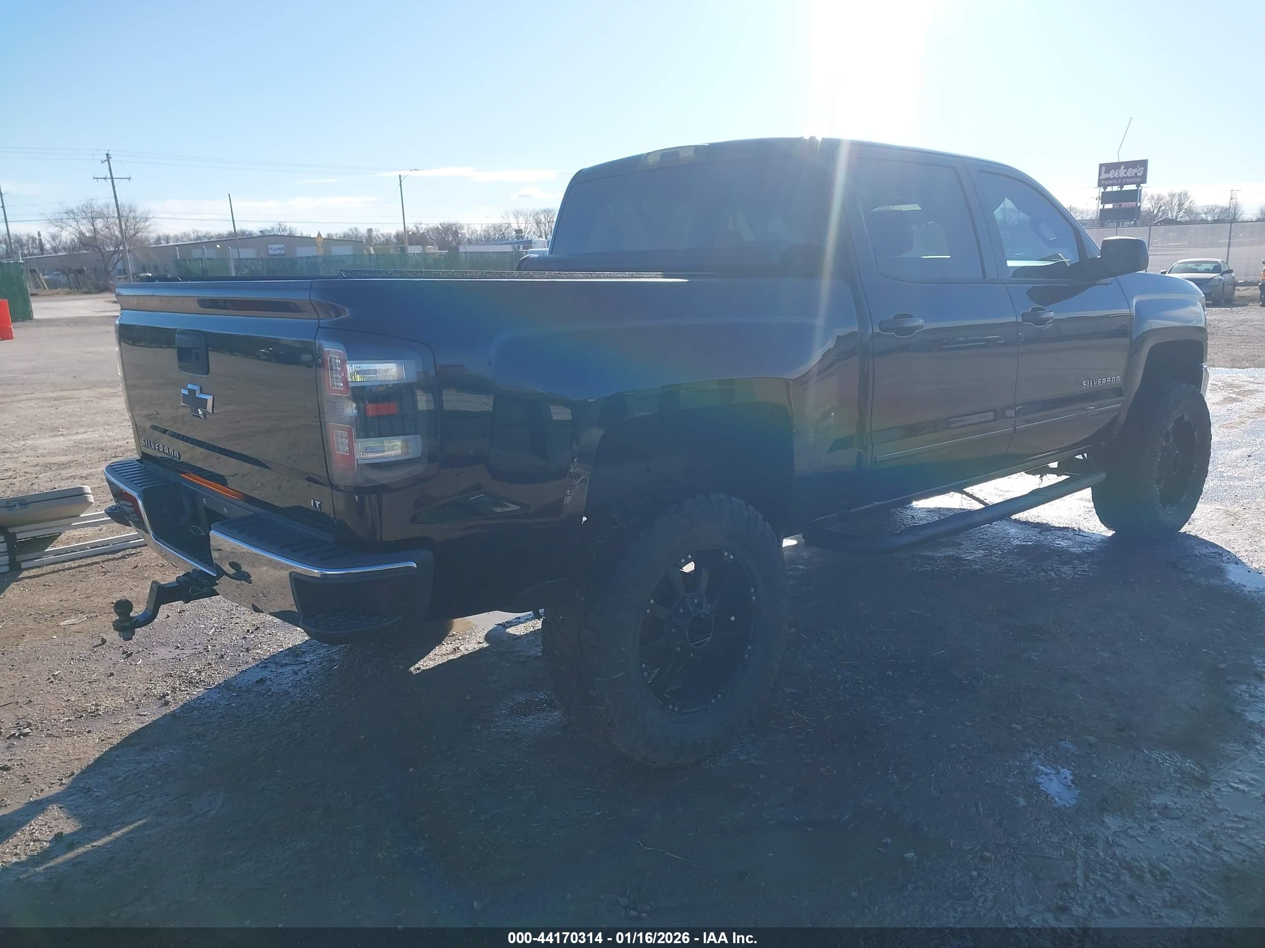 CHEVROLET SILVERADO image 4