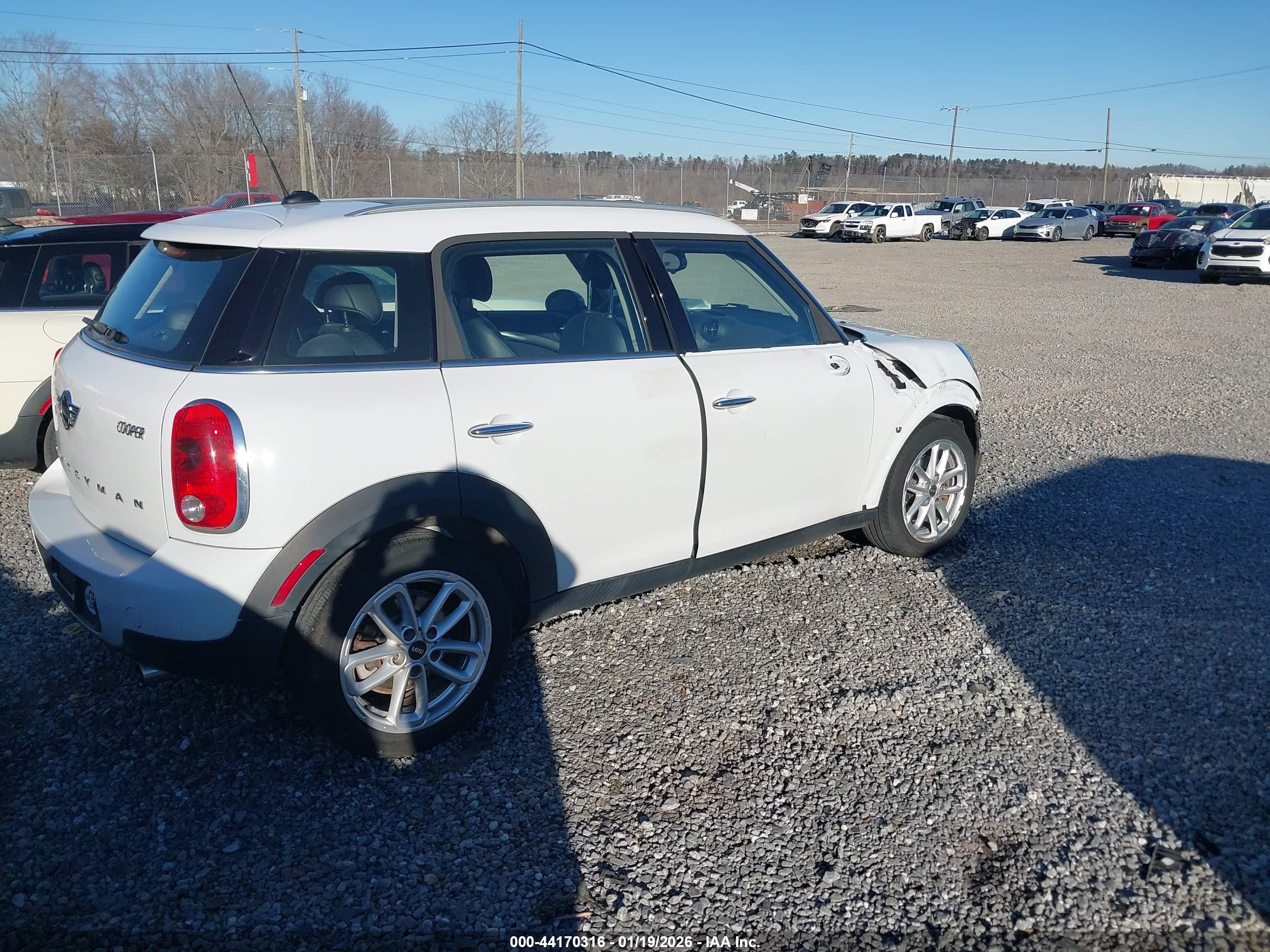 MINI COUNTRYMAN image 4