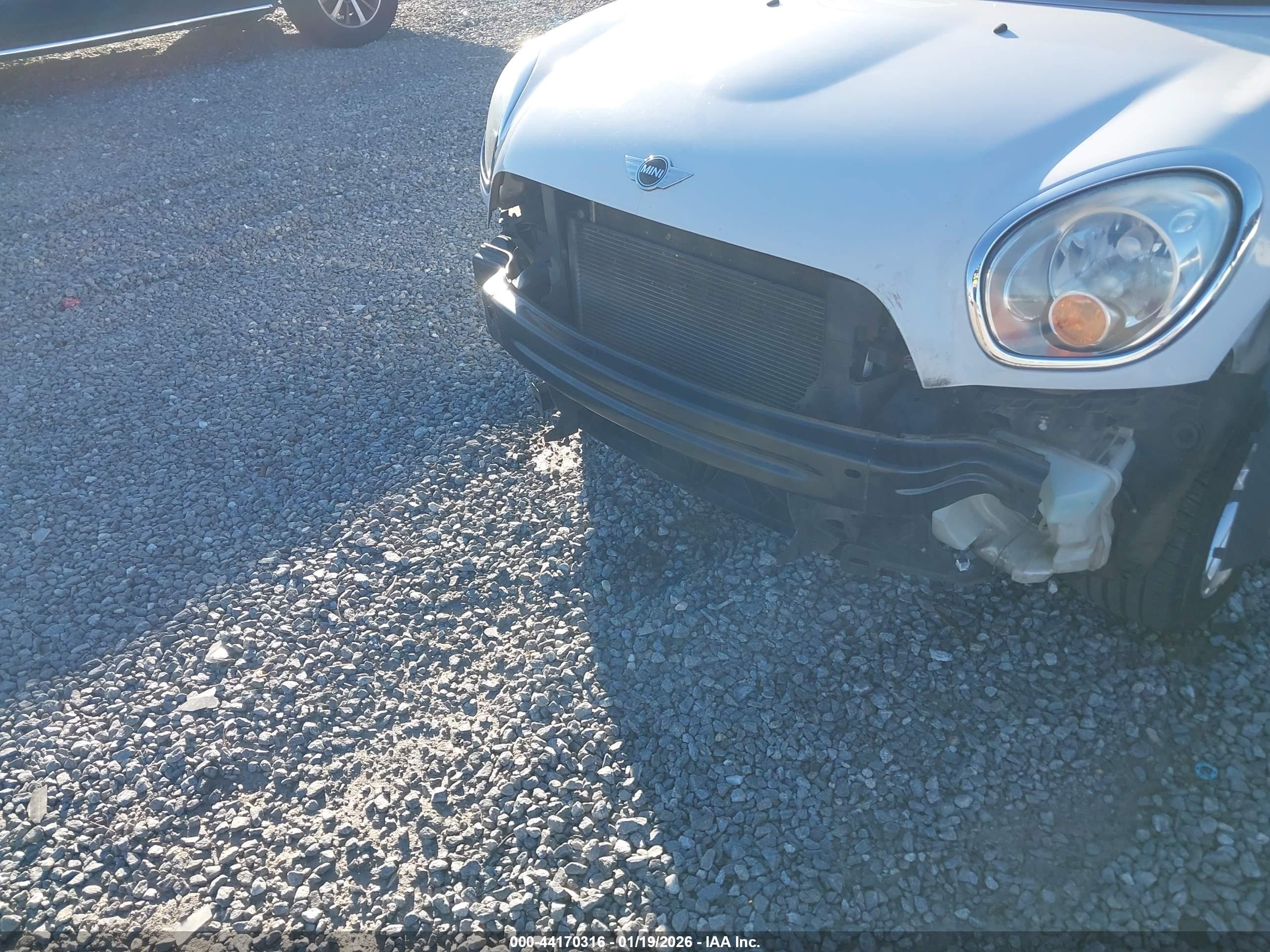 MINI COUNTRYMAN image 6