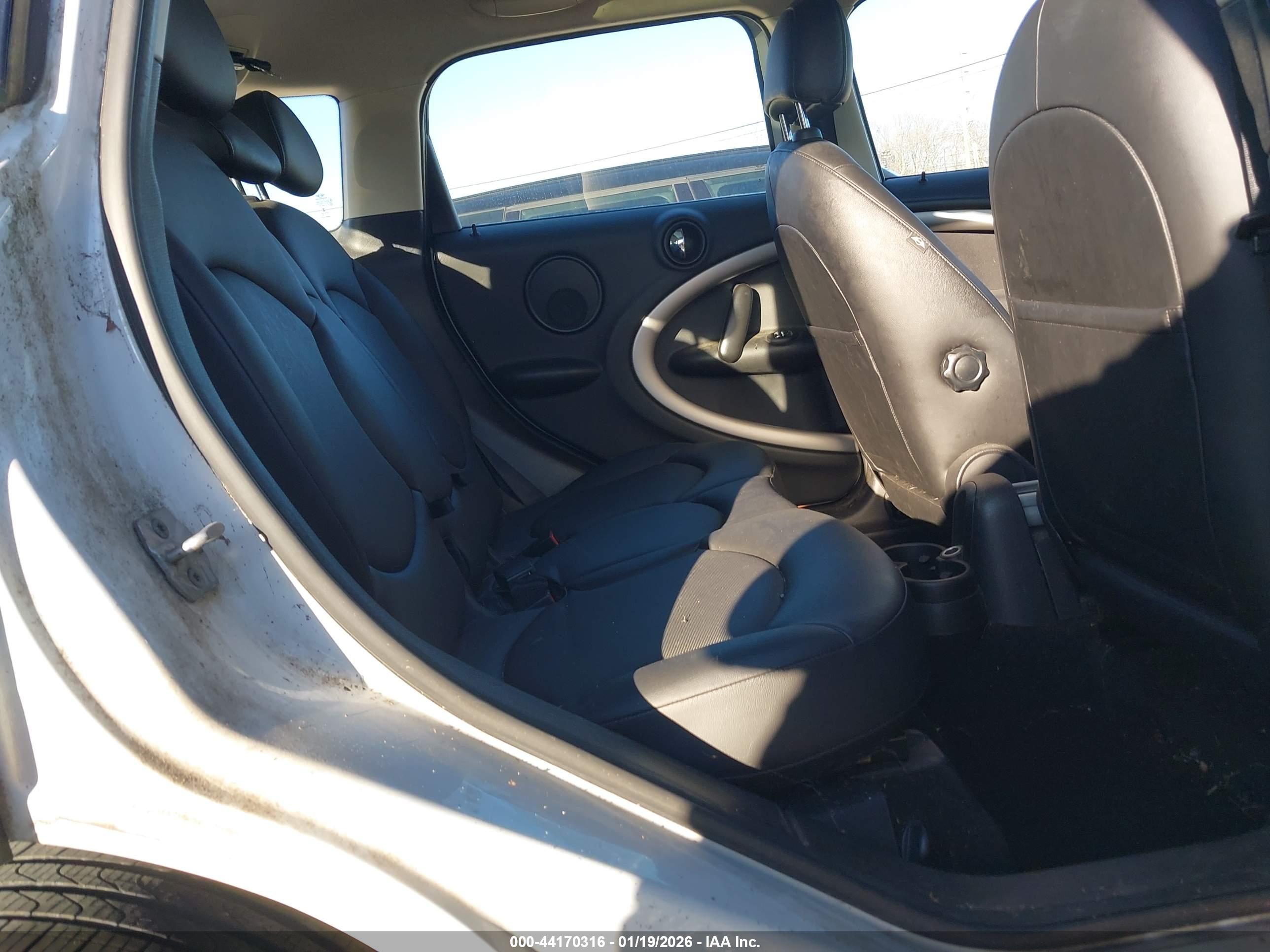 MINI COUNTRYMAN image 8