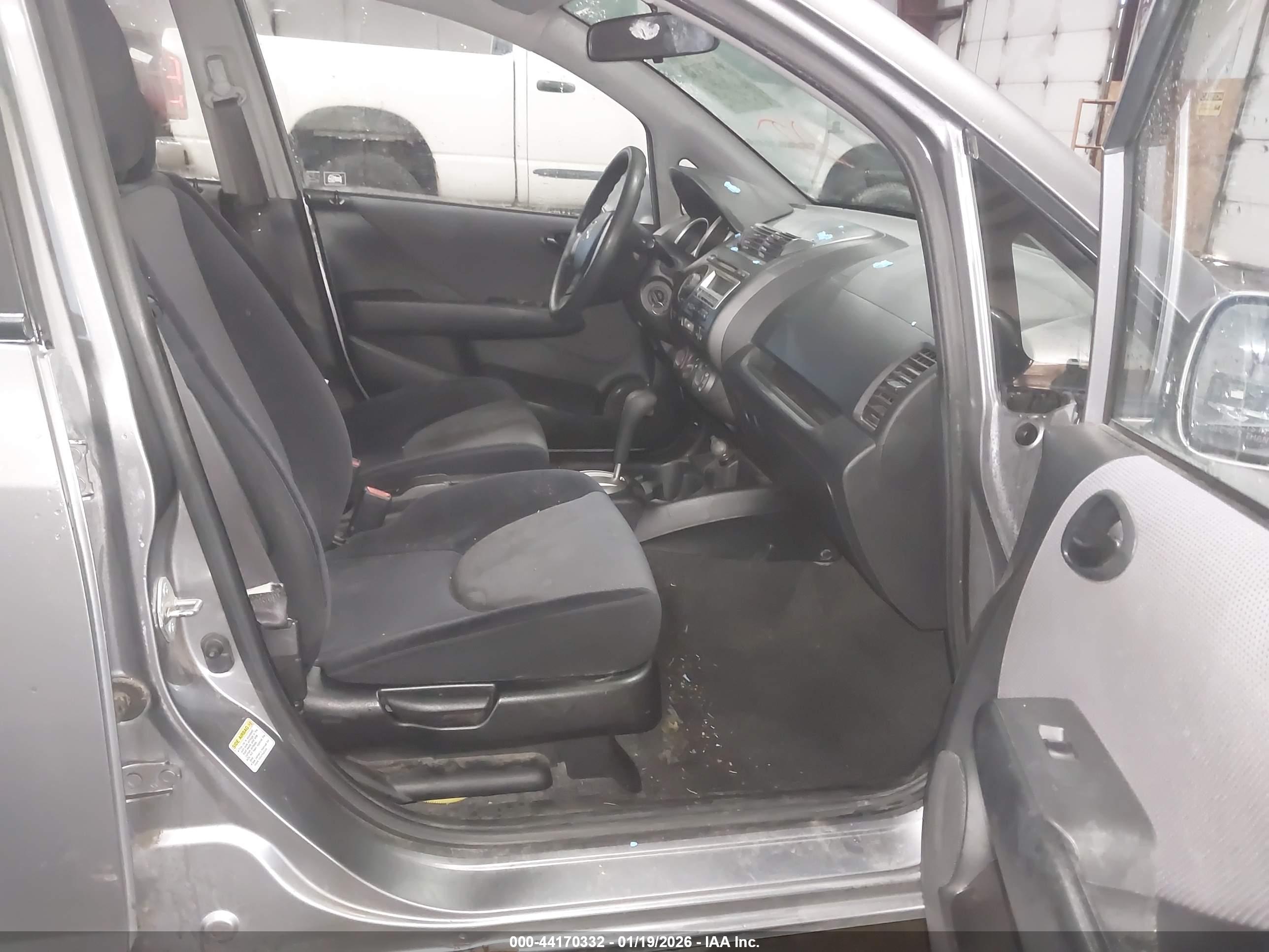 HONDA FIT image 5