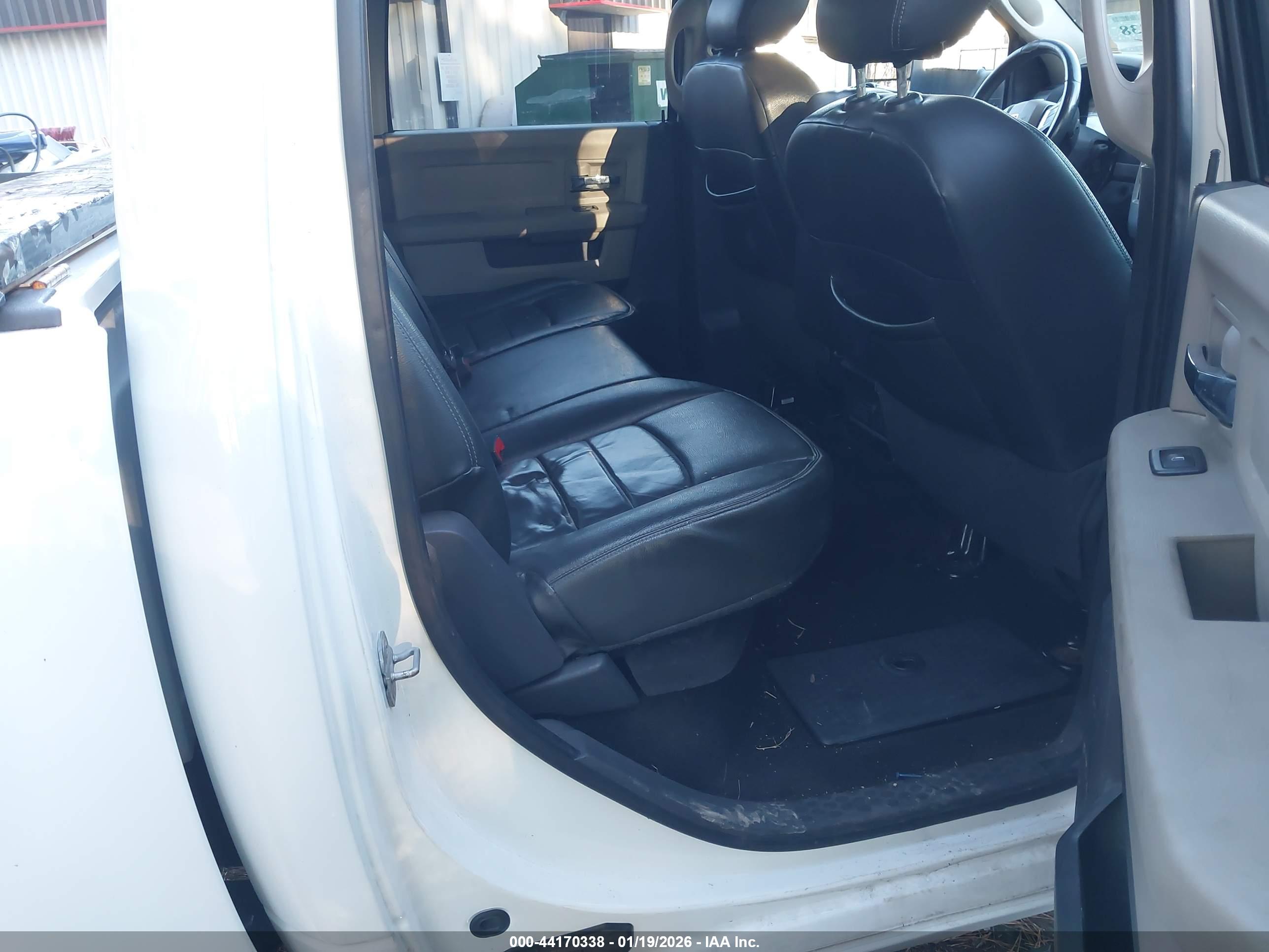 DODGE RAM image 8