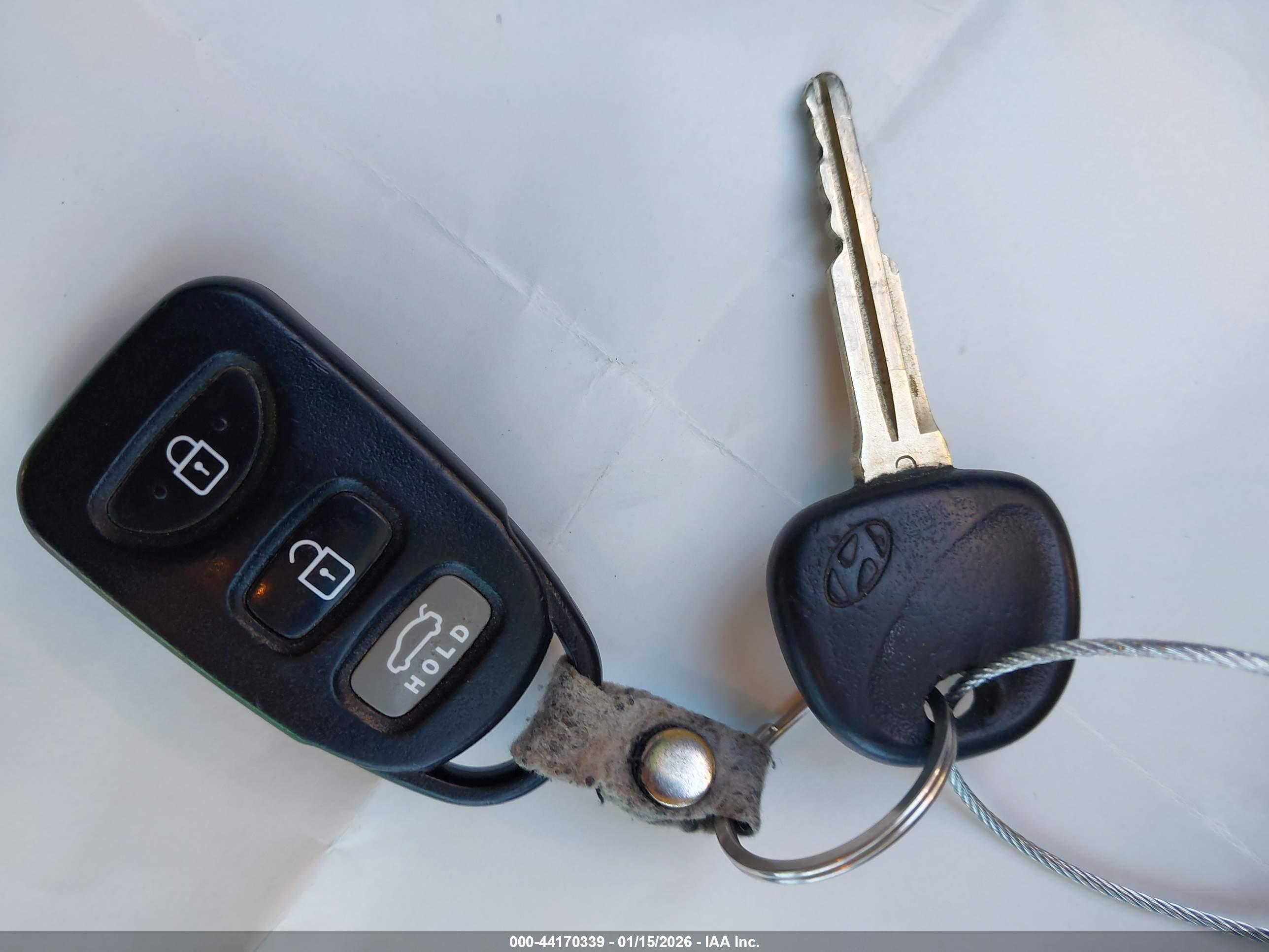 HYUNDAI ELANTRA image 11