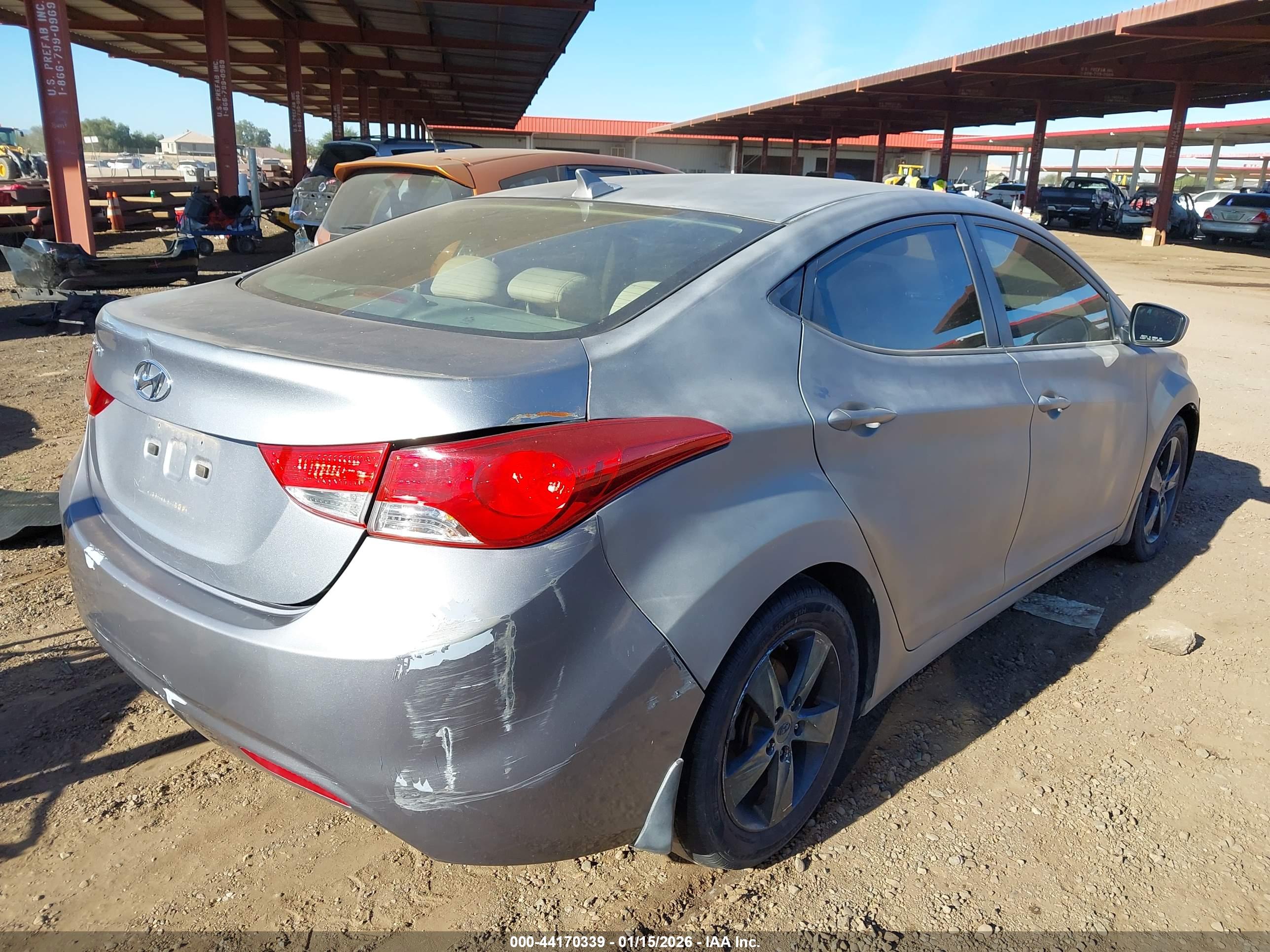 HYUNDAI ELANTRA image 4