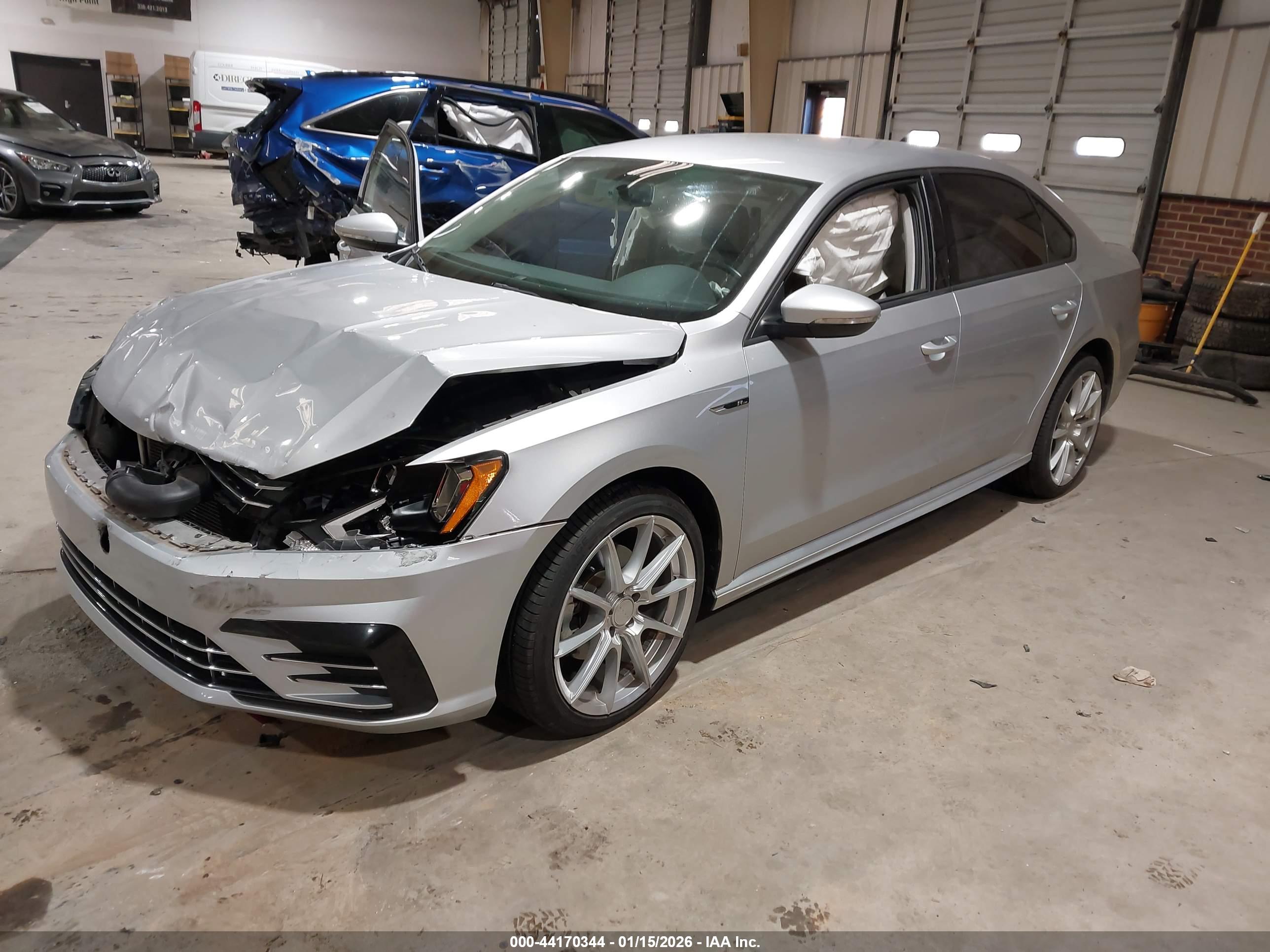 VOLKSWAGEN PASSAT image 2