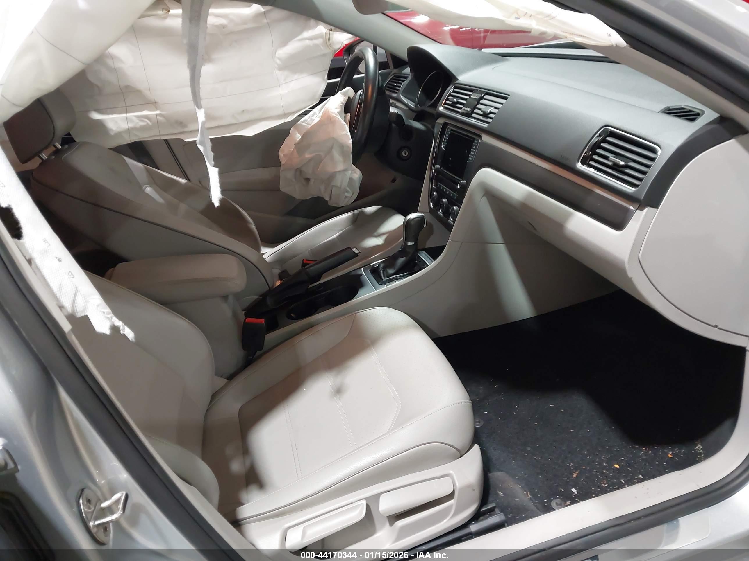 VOLKSWAGEN PASSAT image 5