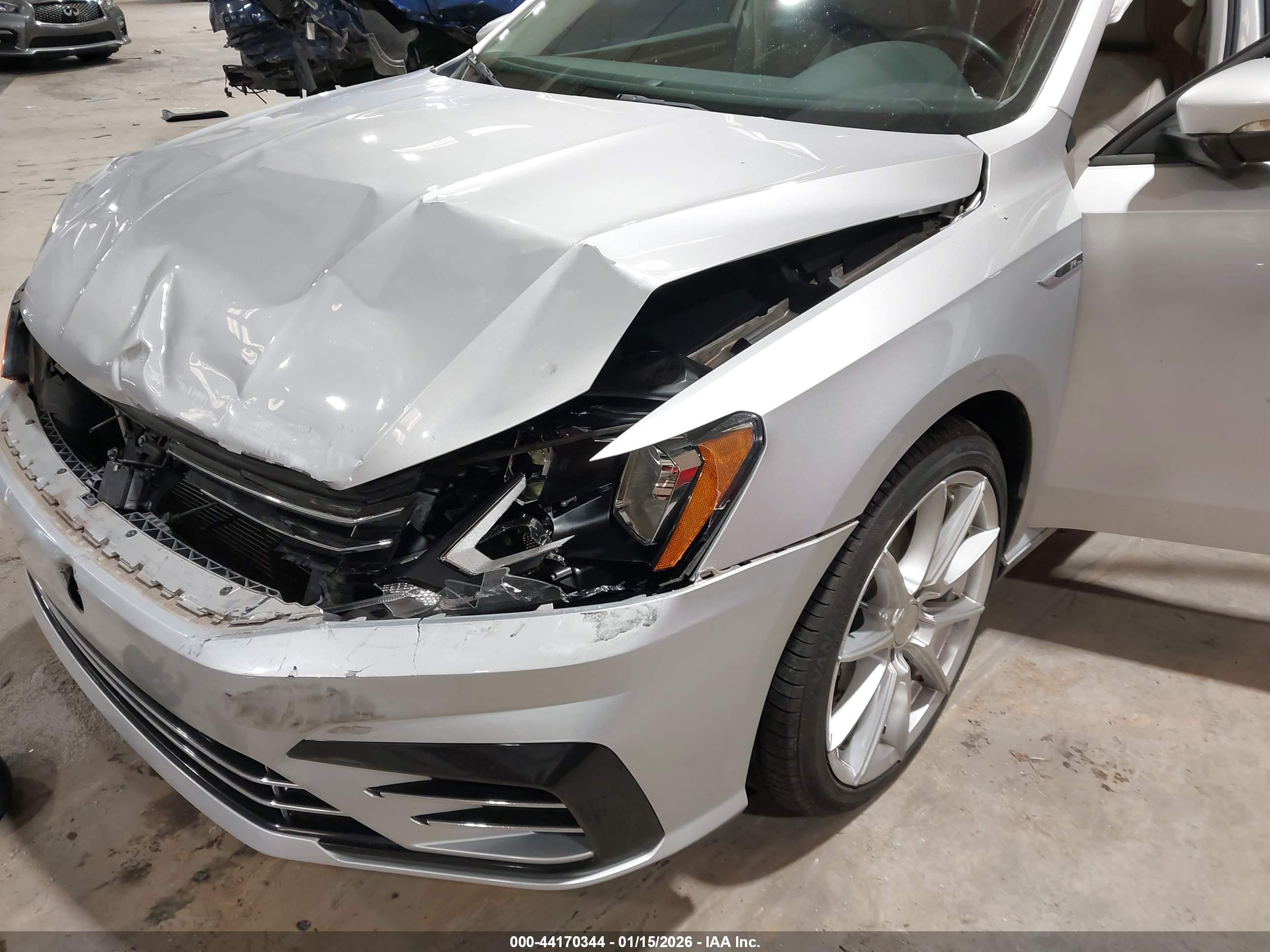 VOLKSWAGEN PASSAT image 6