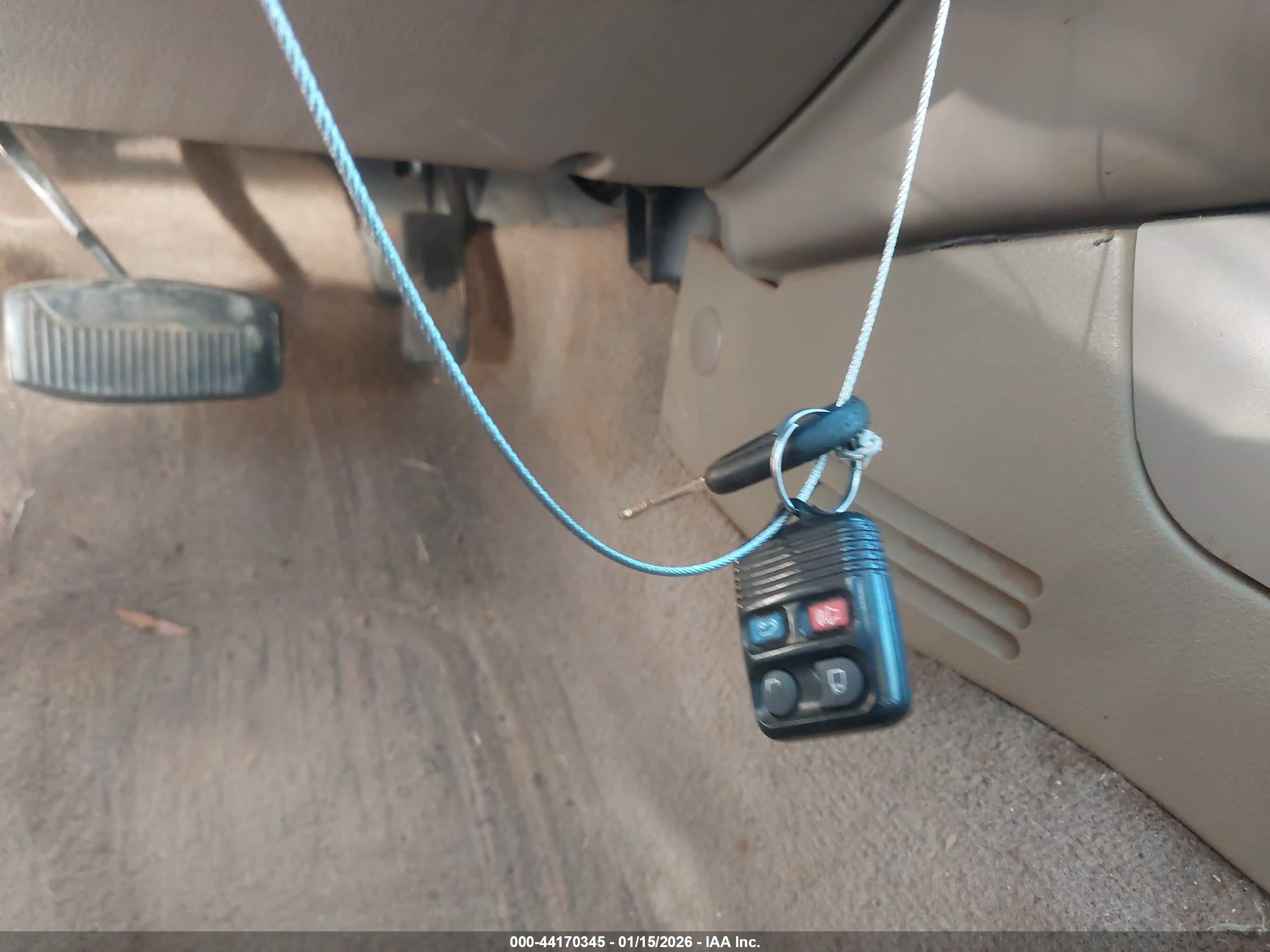 FORD EXPLORER image 11