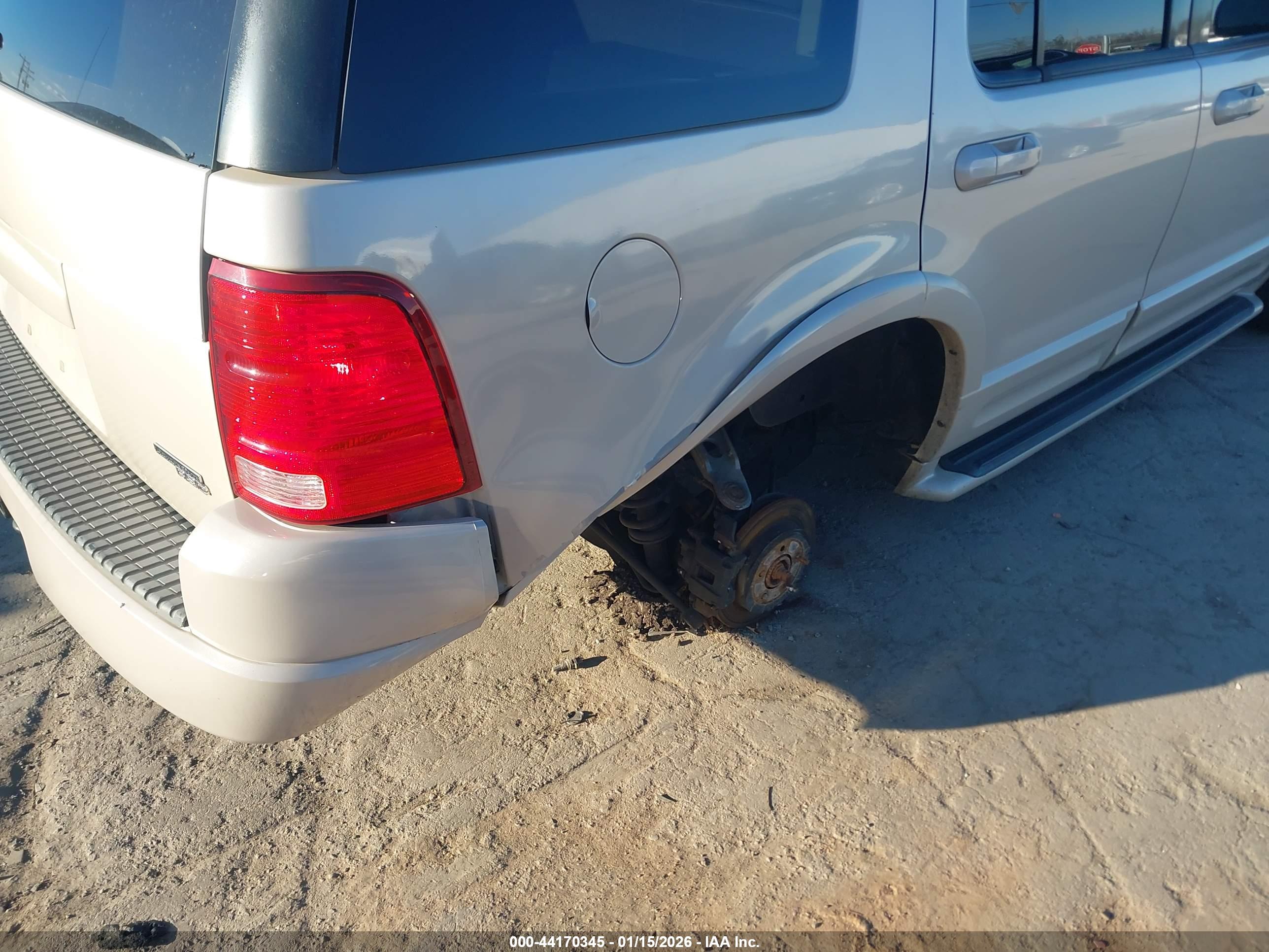 FORD EXPLORER image 6