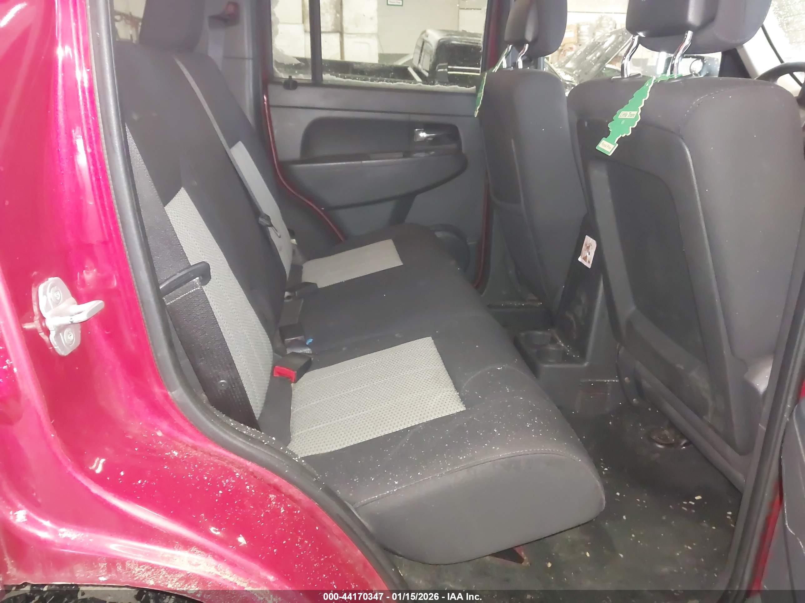 JEEP LIBERTY image 8