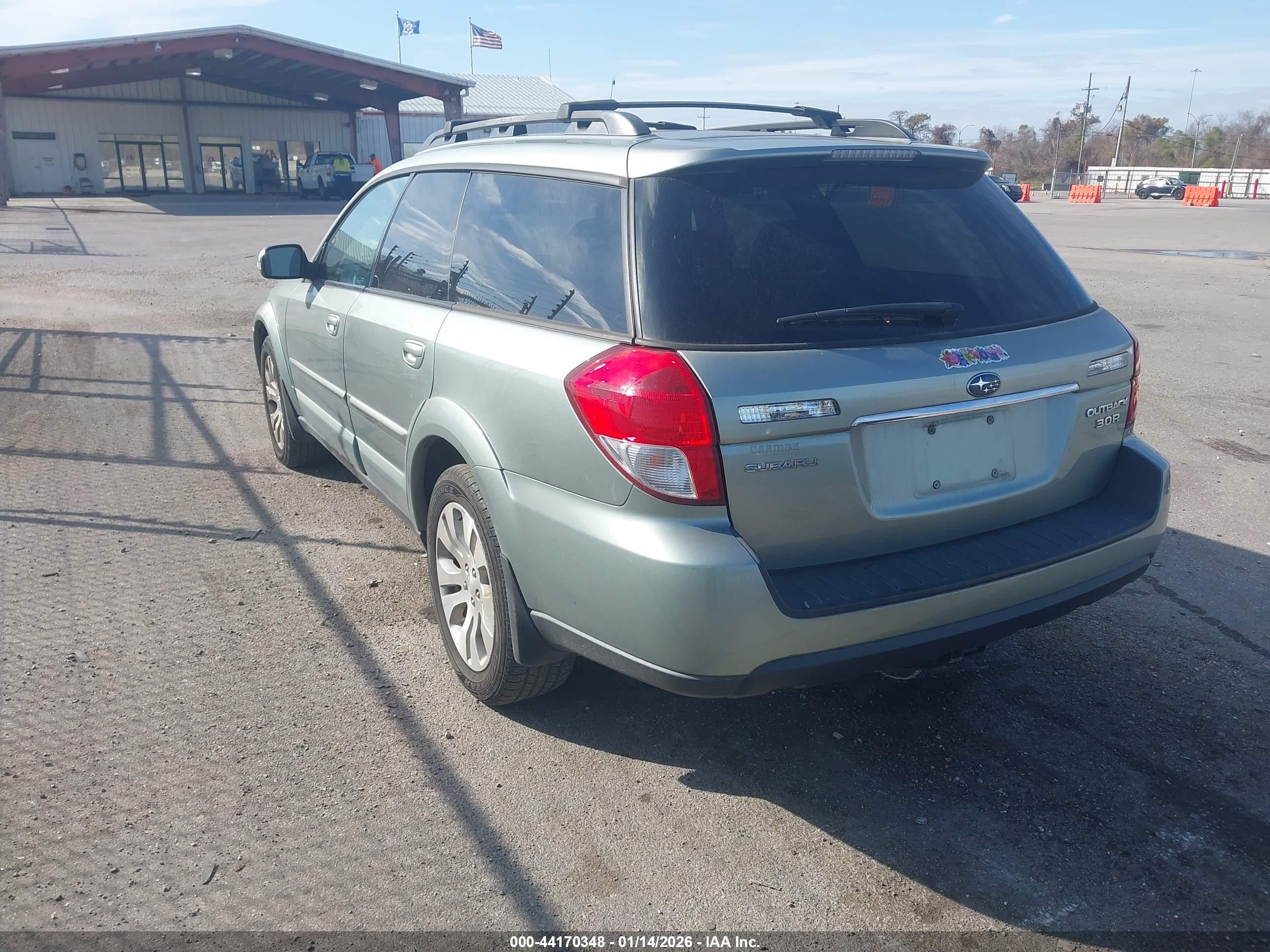SUBARU OUTBACK image 3