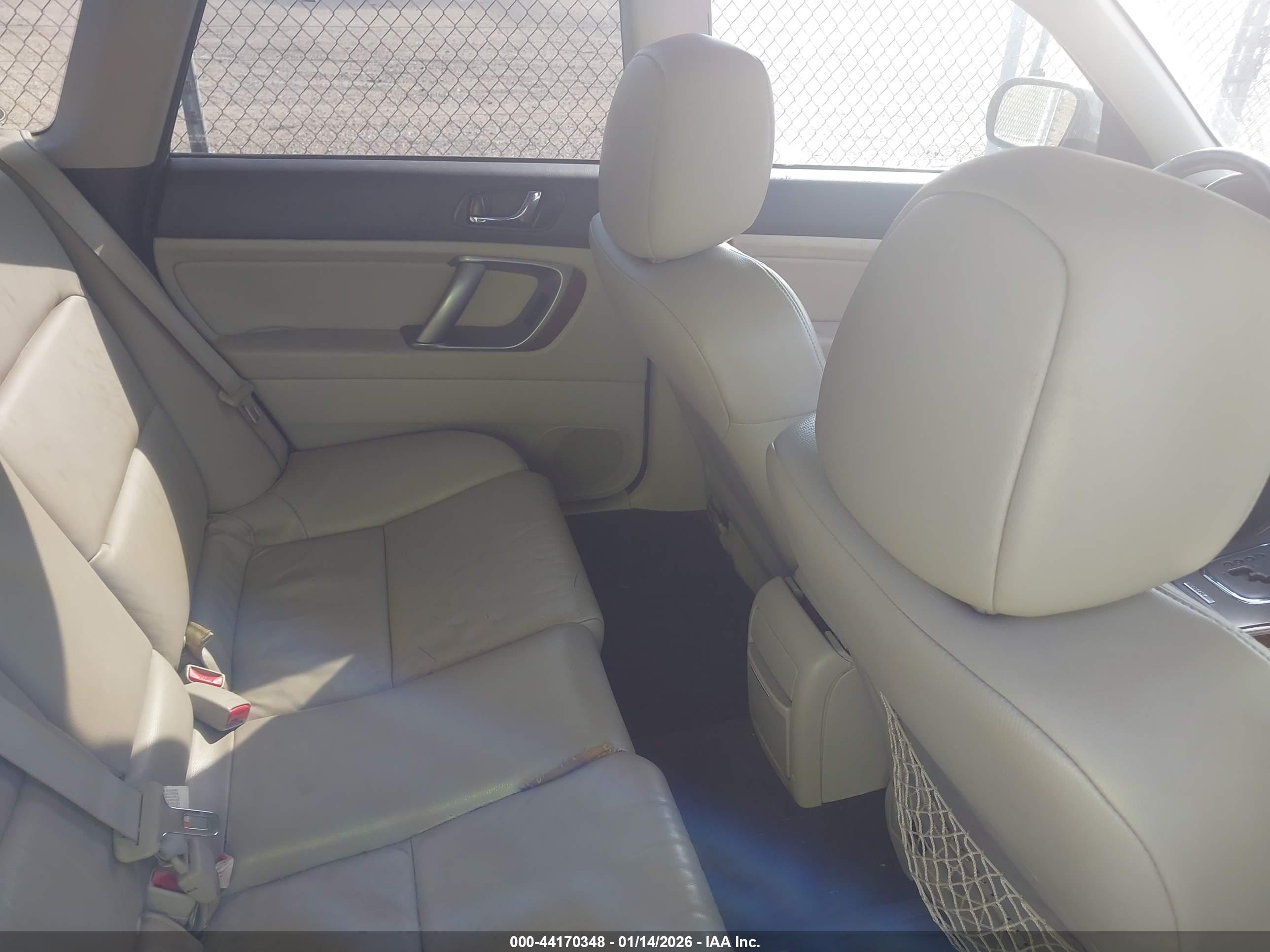 SUBARU OUTBACK image 8
