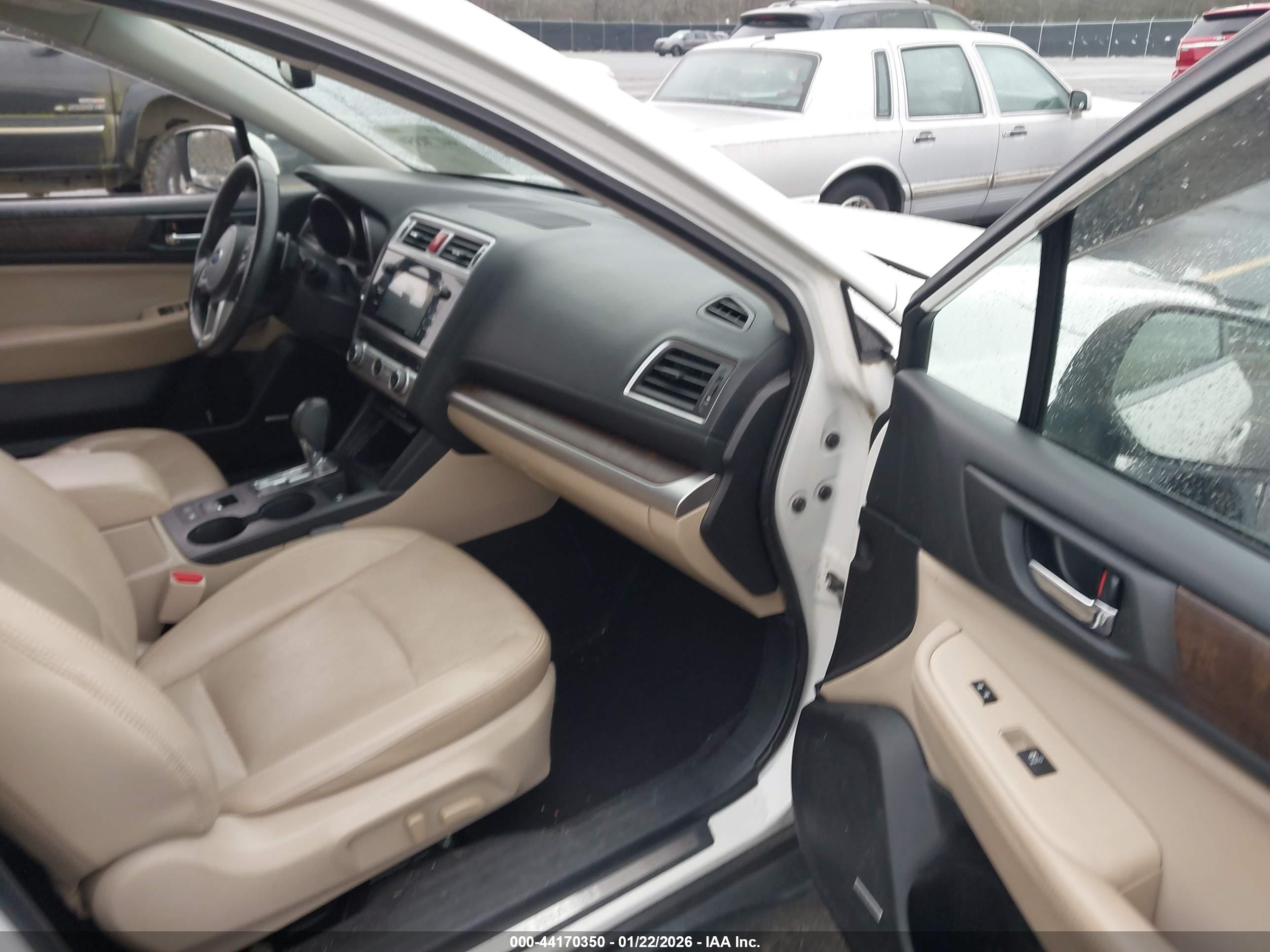 SUBARU OUTBACK image 5
