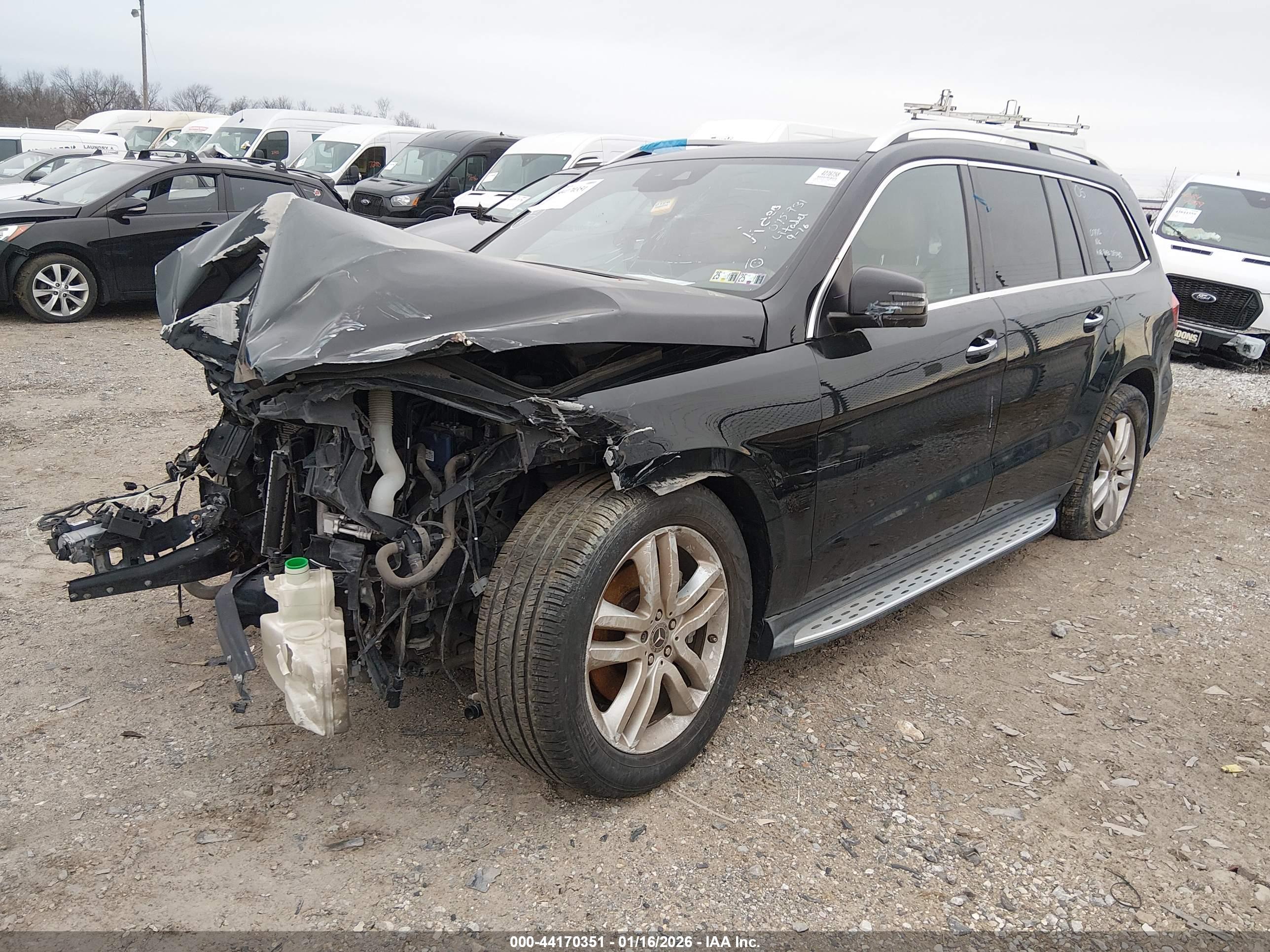 MERCEDES-BENZ GLS image 2