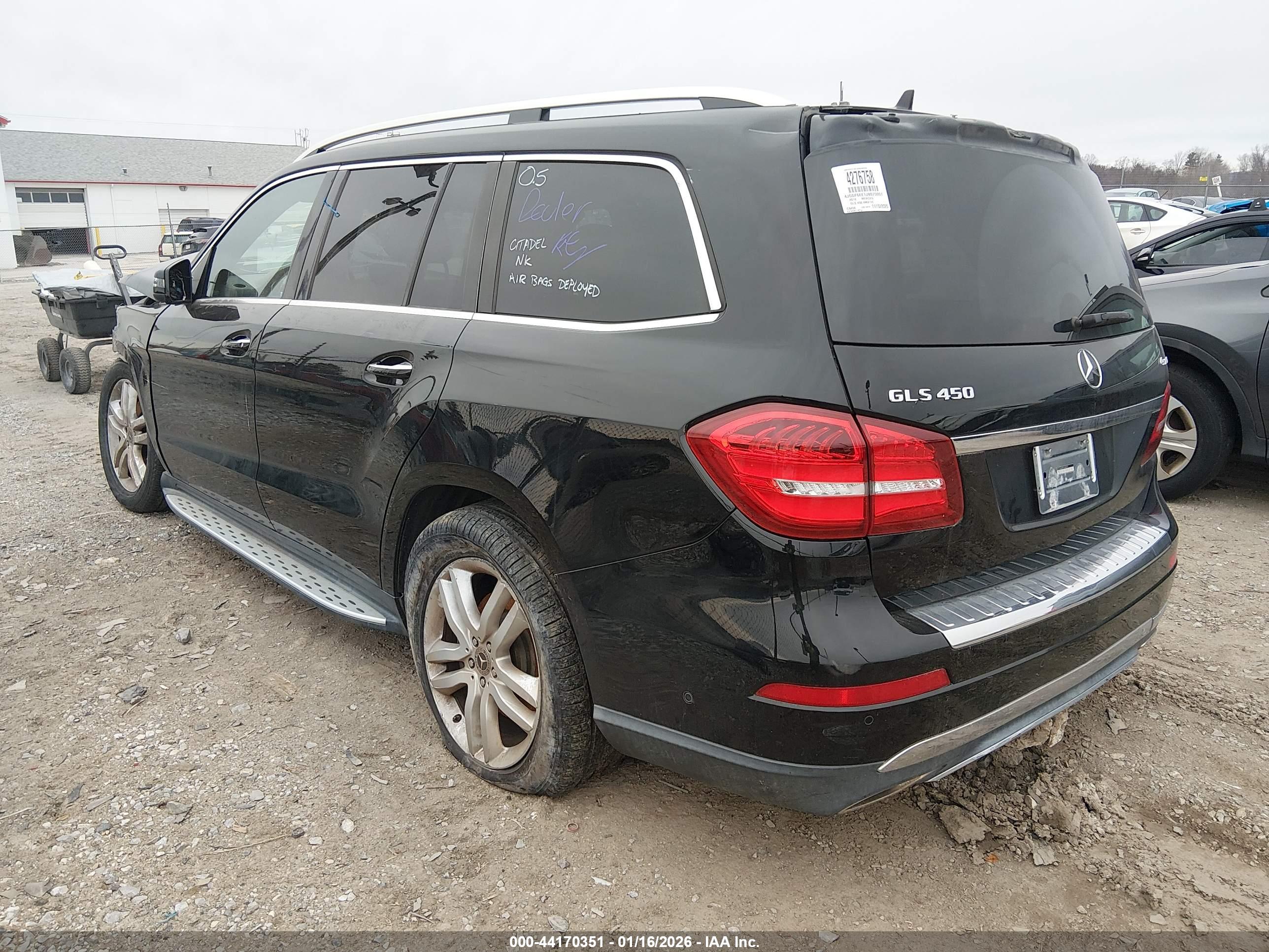 MERCEDES-BENZ GLS image 3