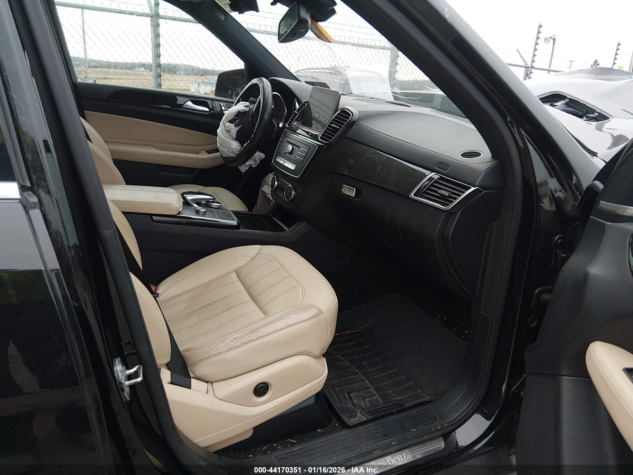 MERCEDES-BENZ GLS image 5