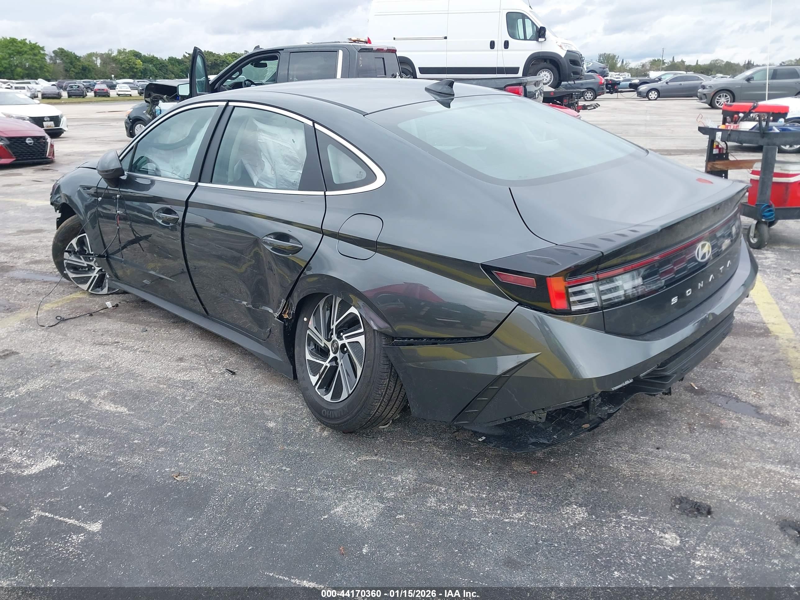 HYUNDAI SONATA image 3