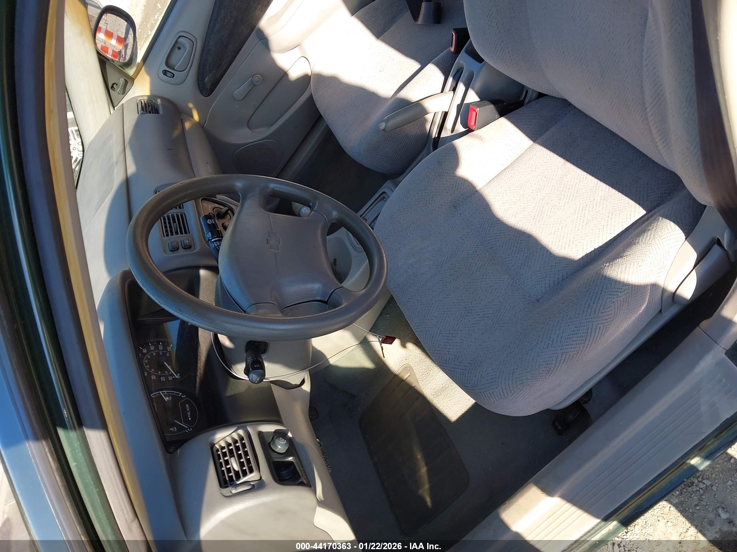 CHEVROLET PRIZM image 5