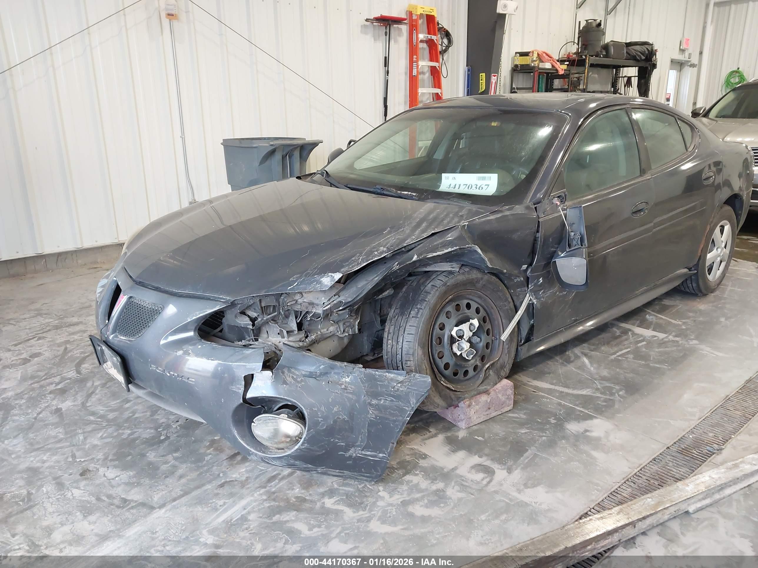 PONTIAC GRAND image 6