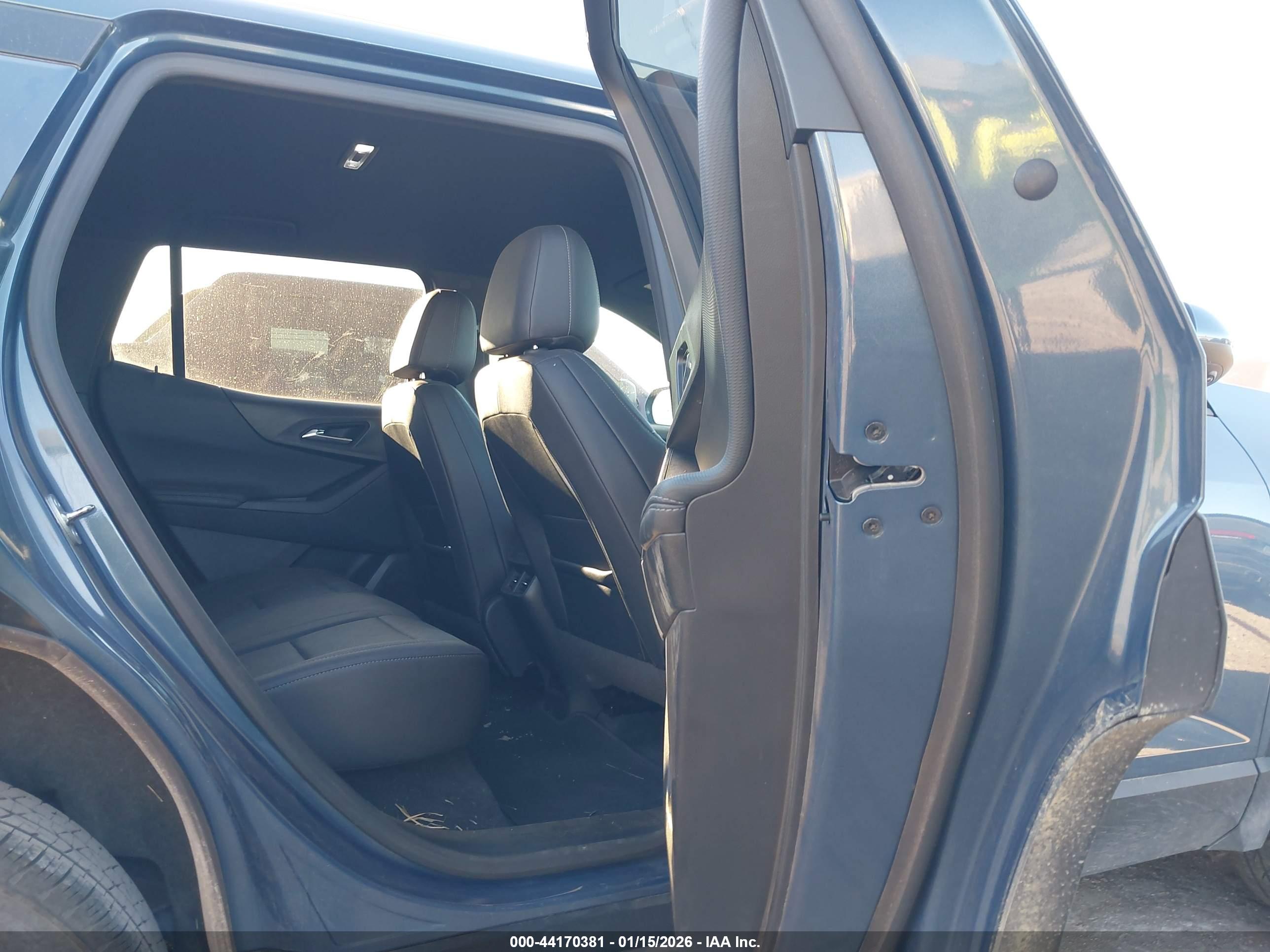 CHEVROLET EQUINOX image 8