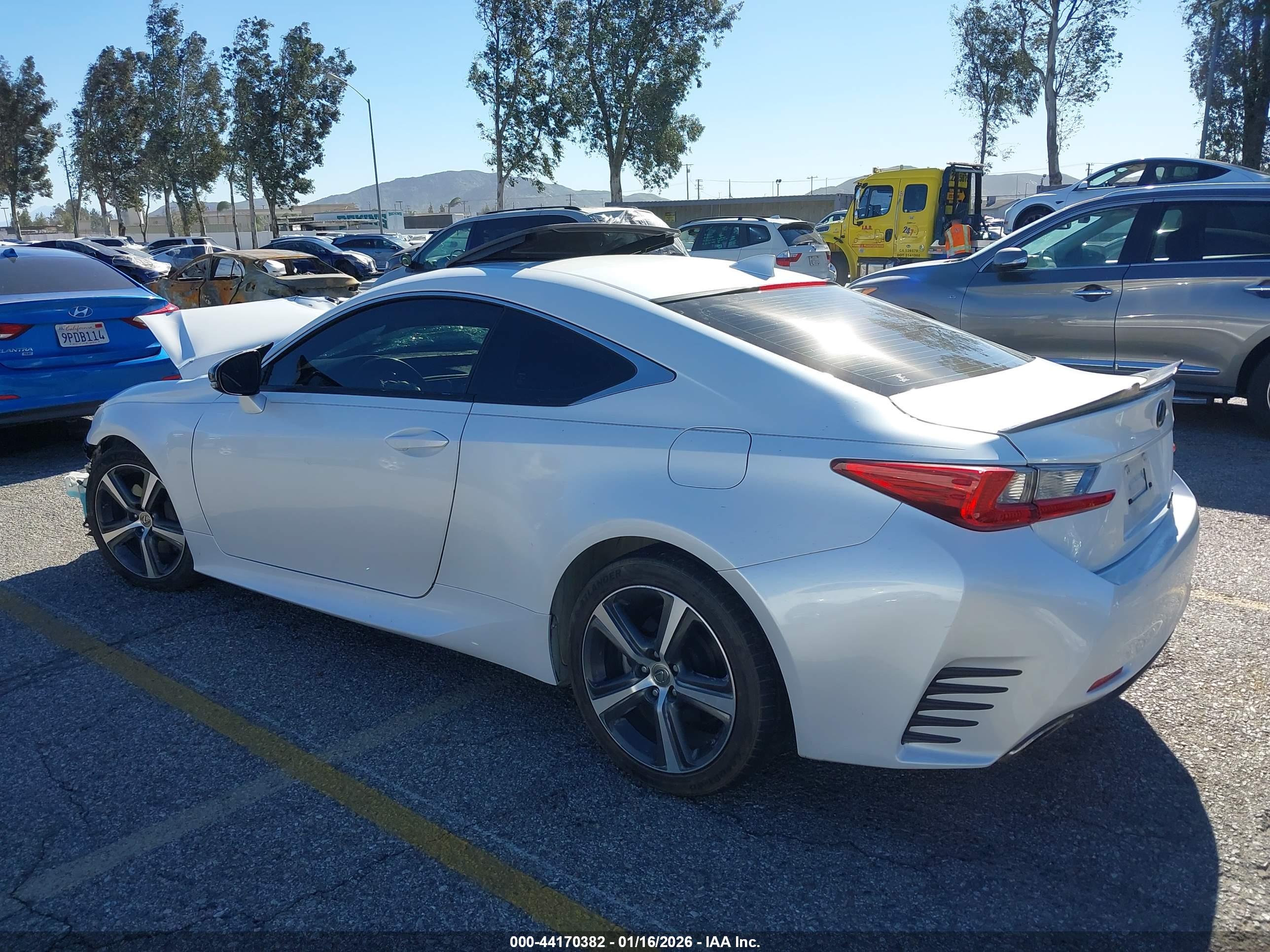 LEXUS RC image 3