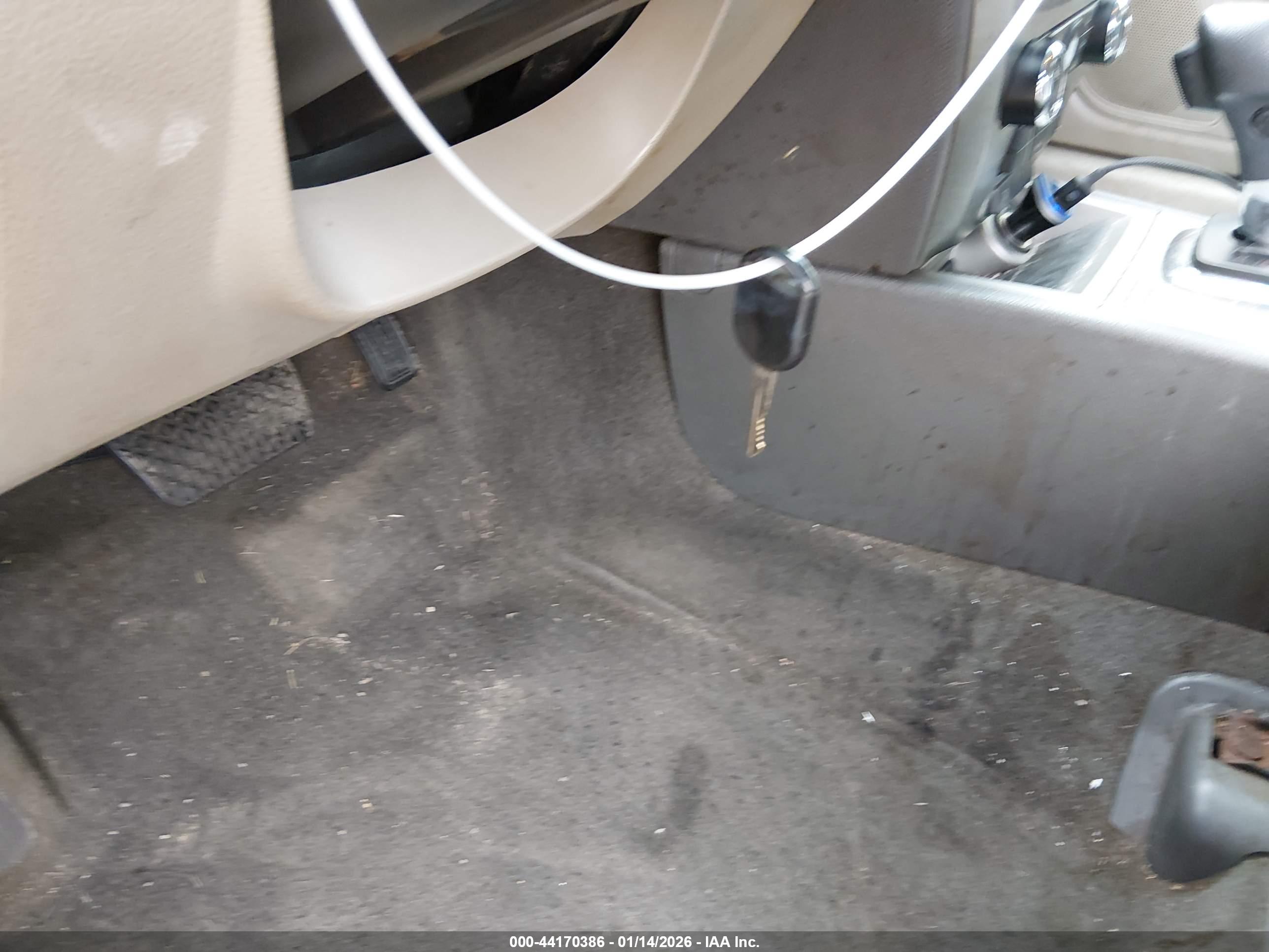 FORD FUSION image 11