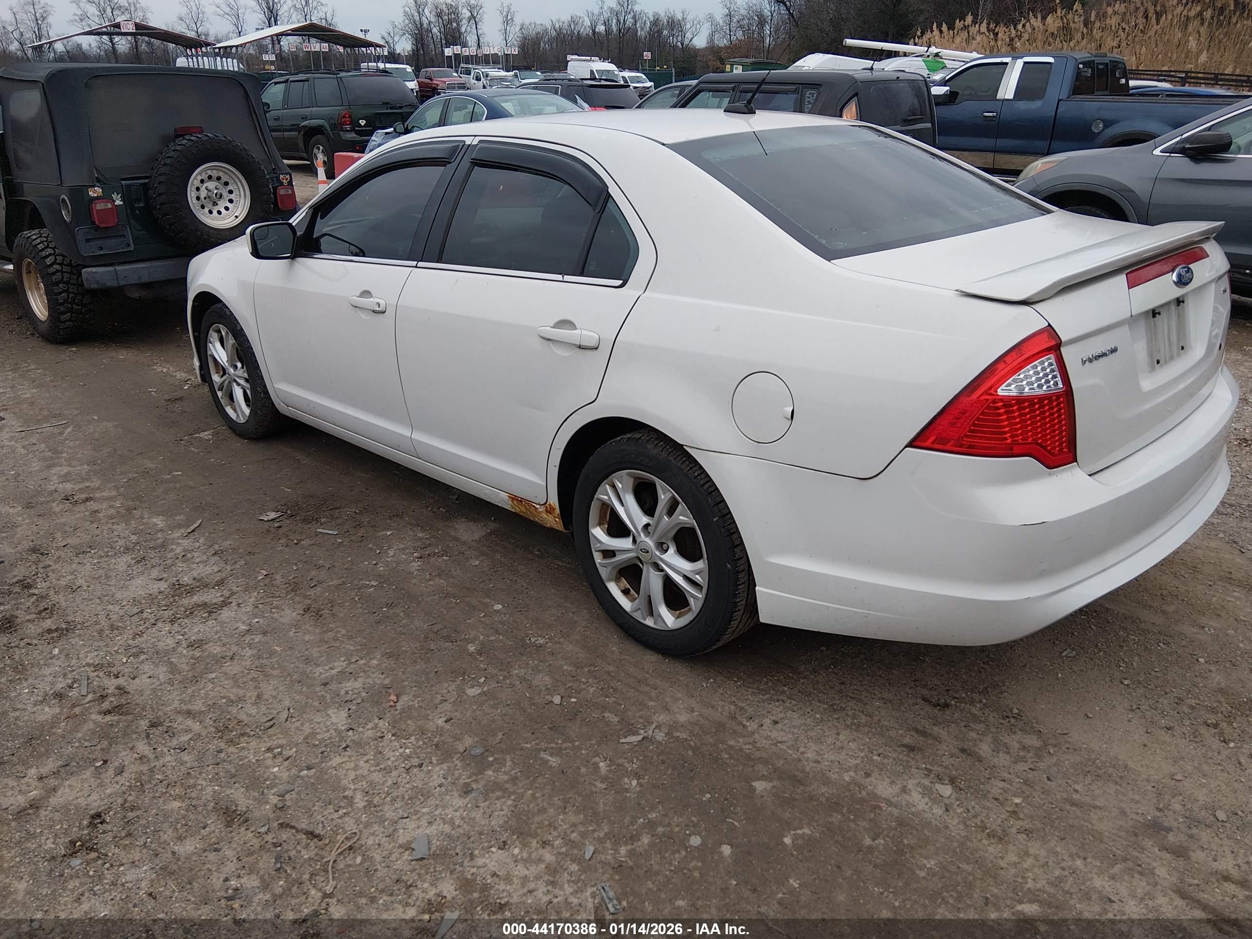 FORD FUSION image 3