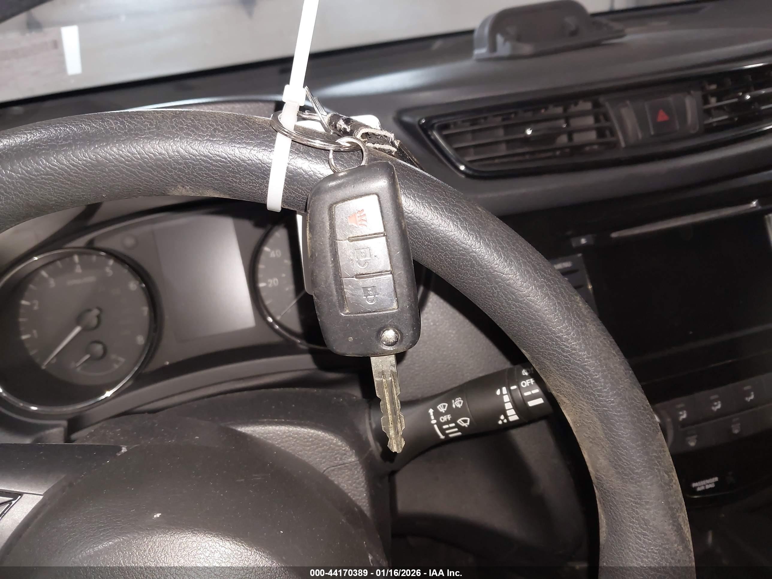 NISSAN ROGUE image 11