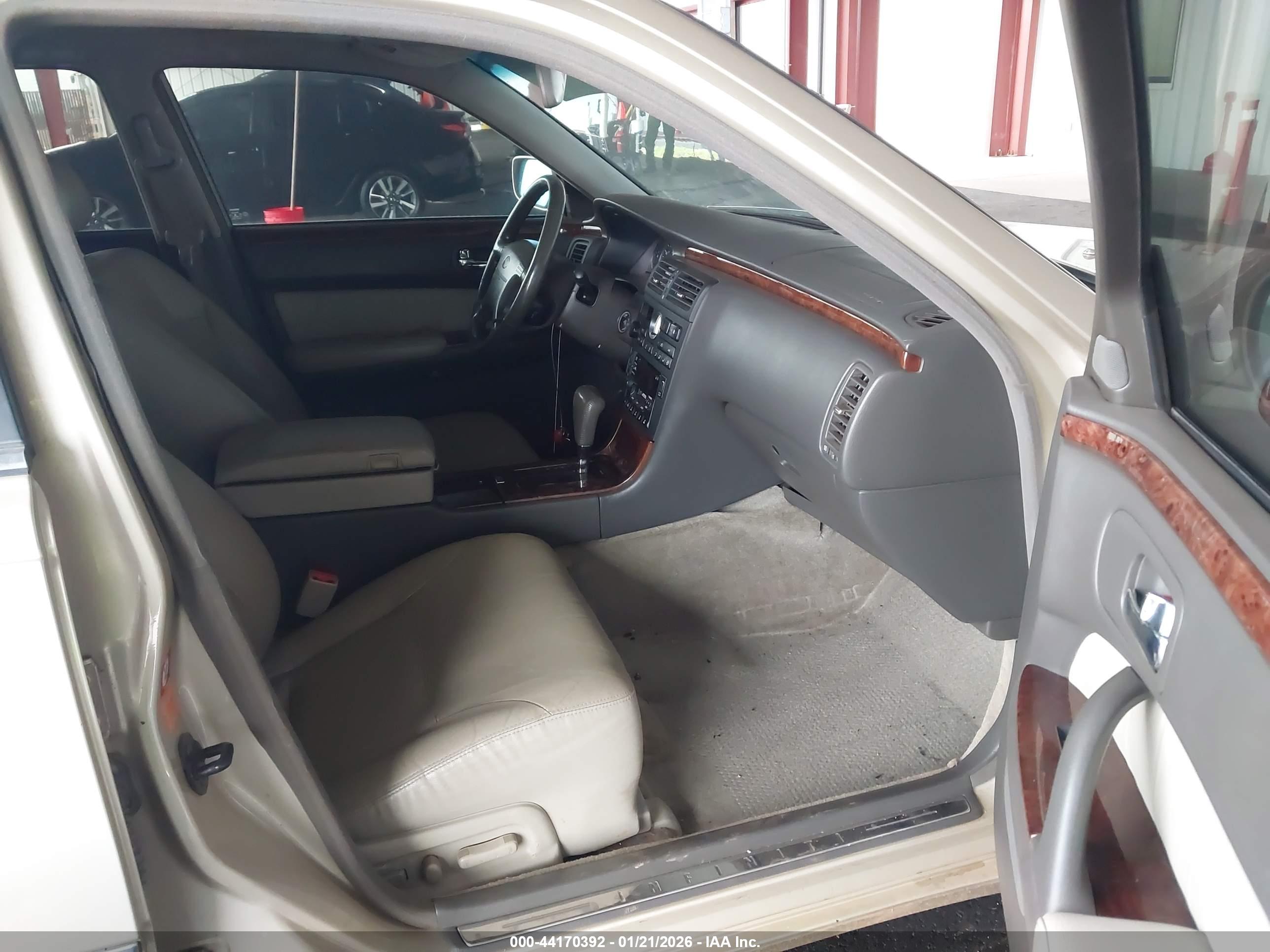 INFINITI Q45 image 5