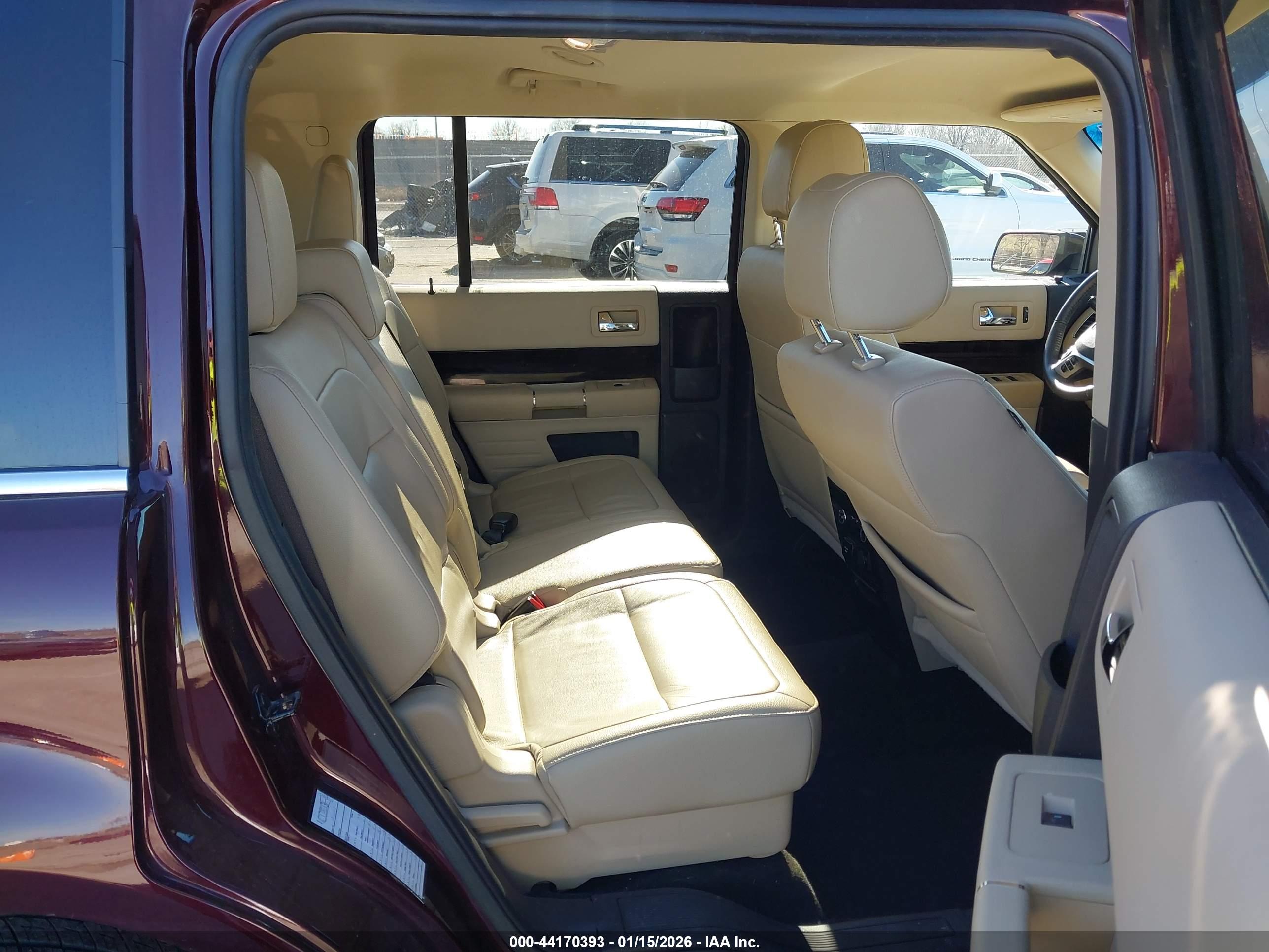FORD FLEX image 8