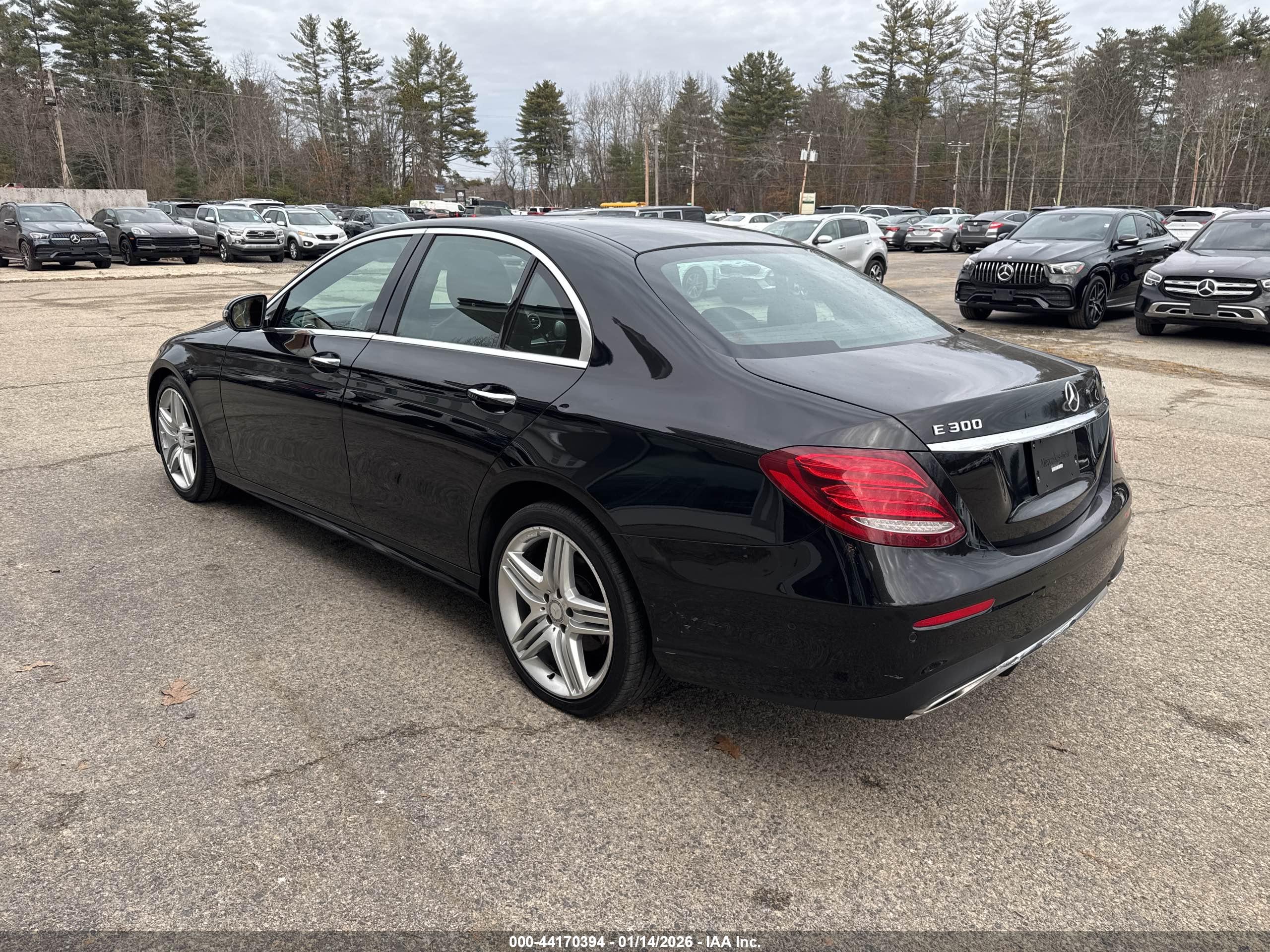 MERCEDES-BENZ E image 3