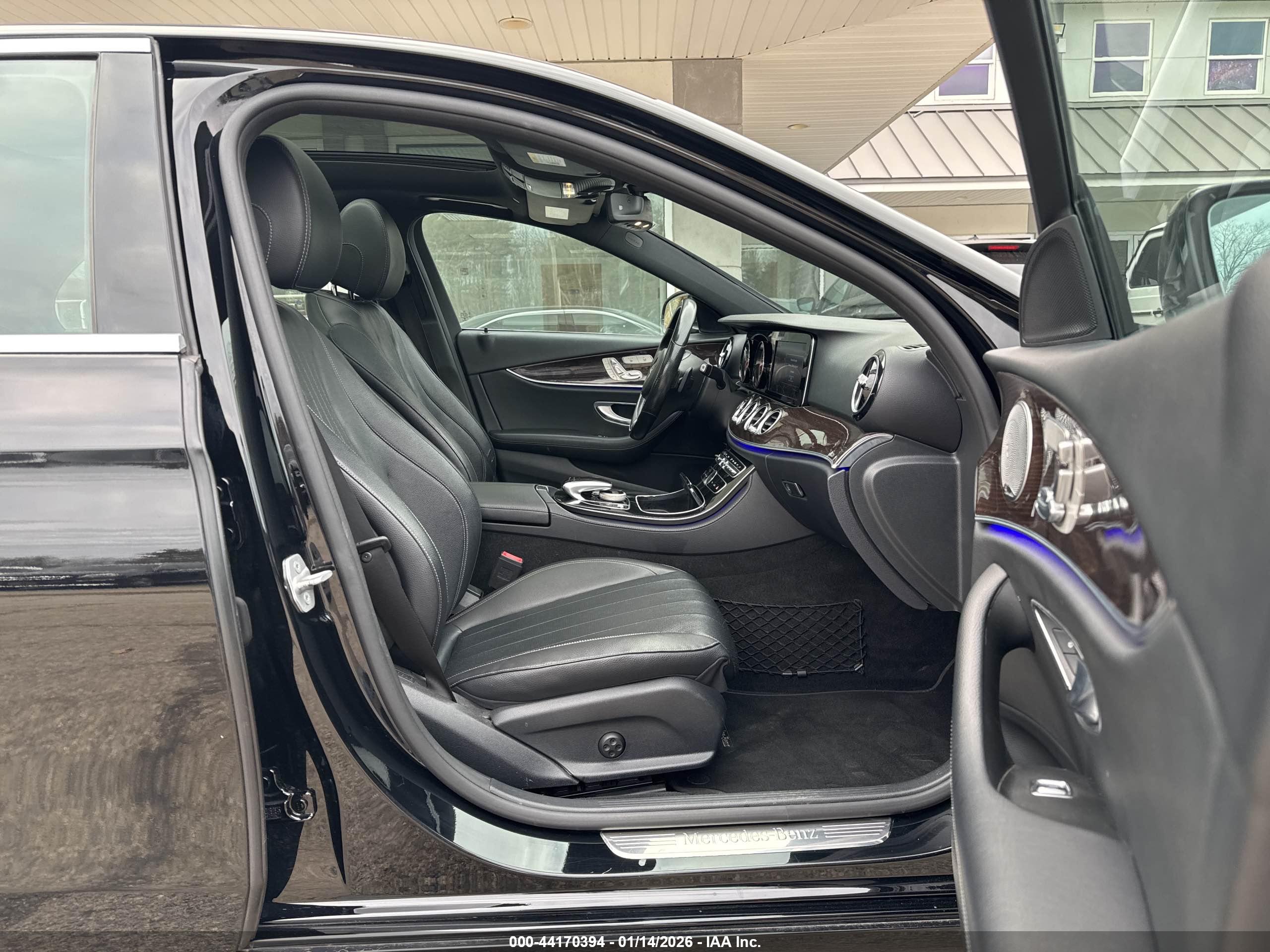 MERCEDES-BENZ E image 5