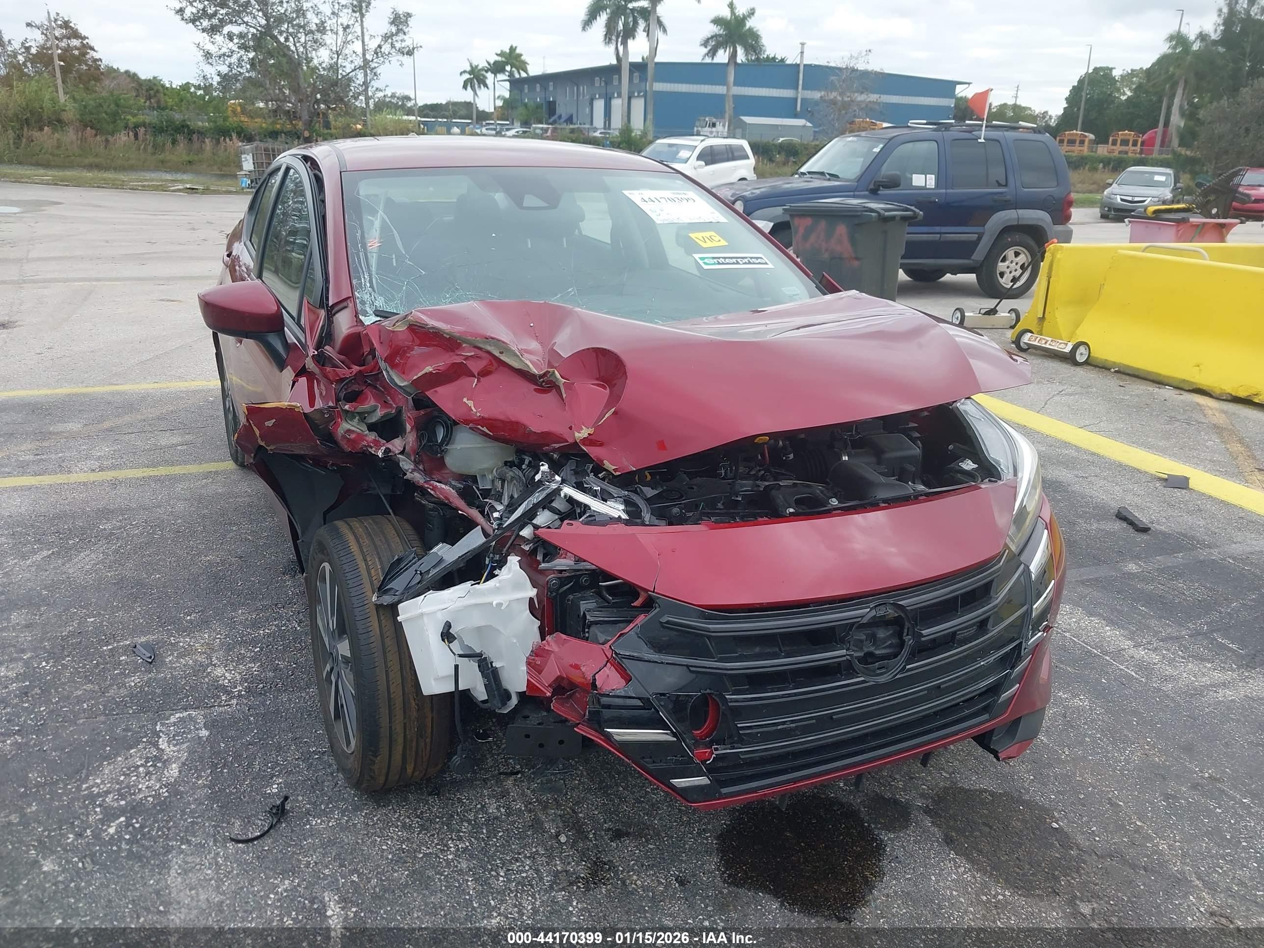 NISSAN VERSA image 6