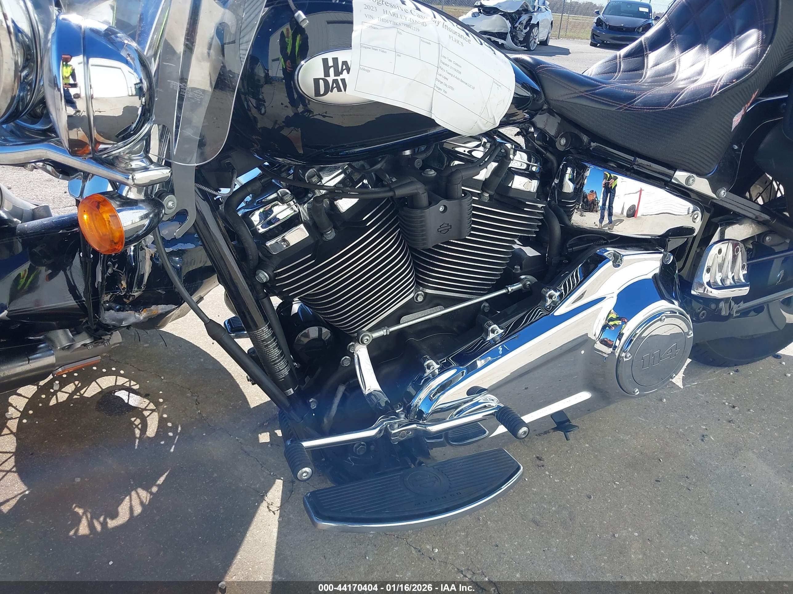 HARLEY-DAVIDSON FLHCS image 9