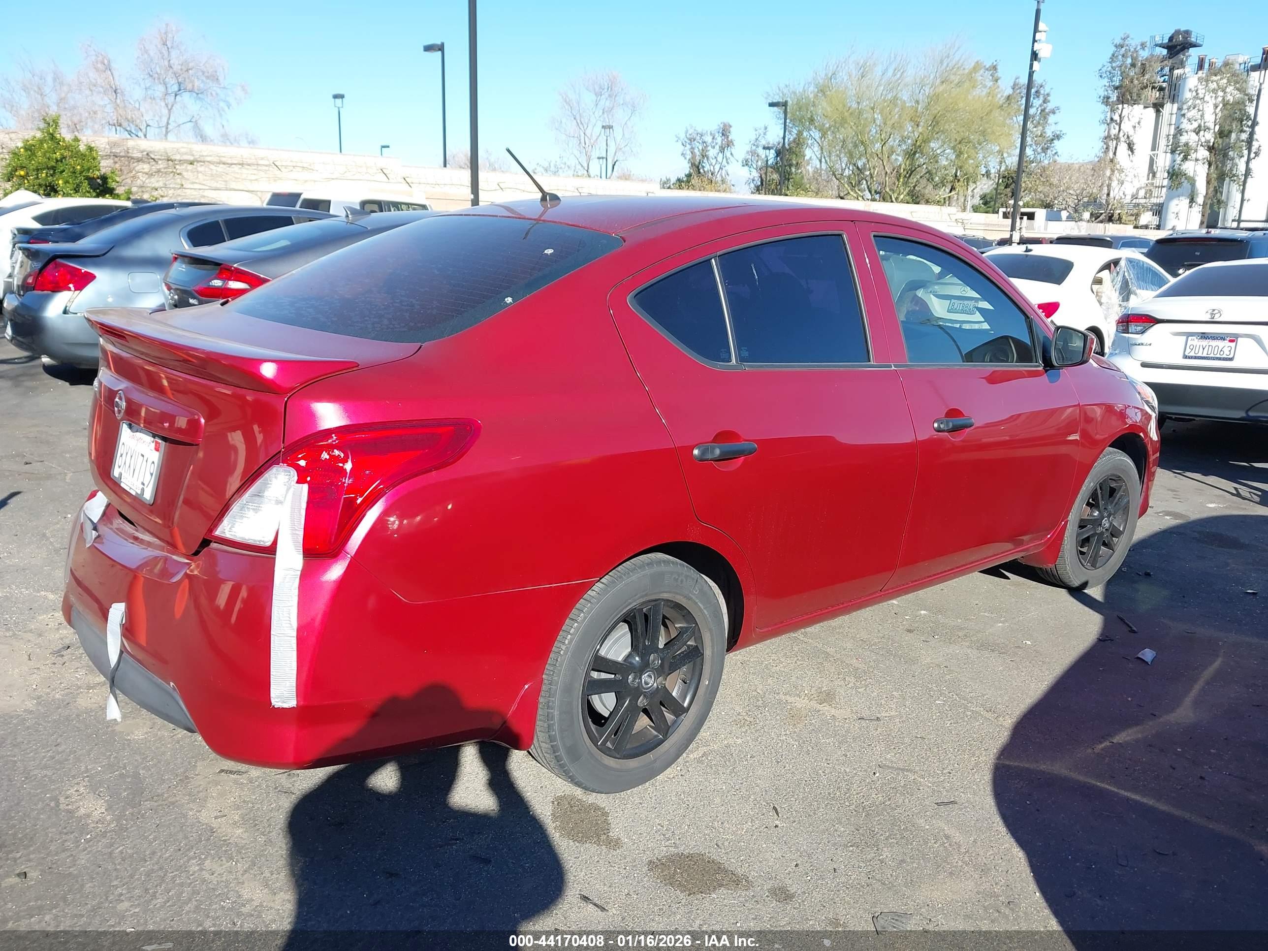NISSAN VERSA image 4