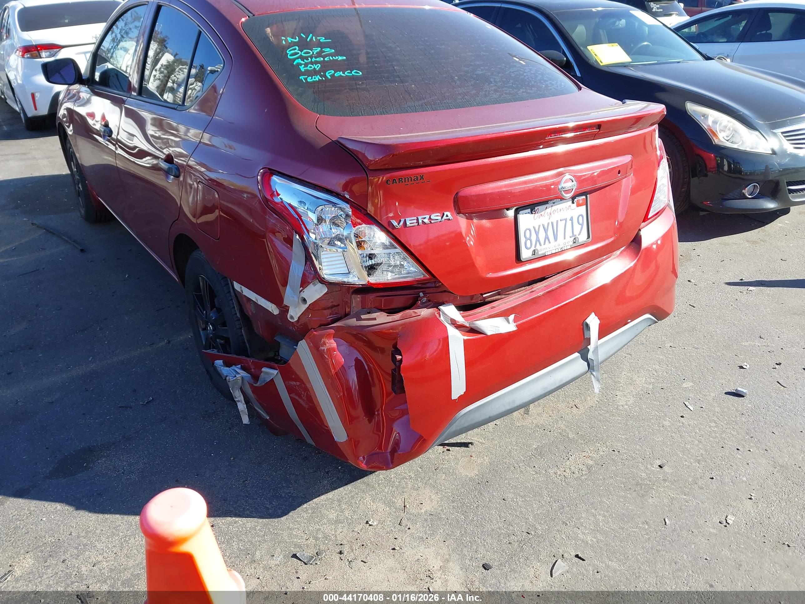 NISSAN VERSA image 6