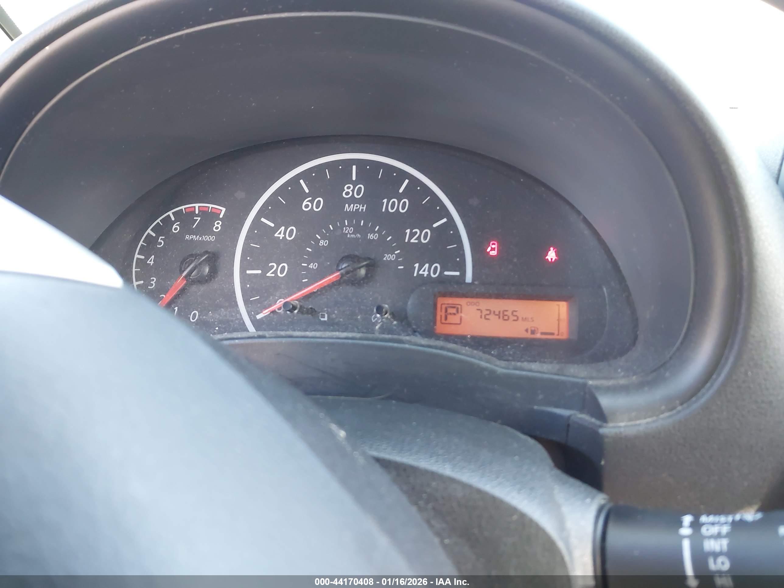 NISSAN VERSA image 7