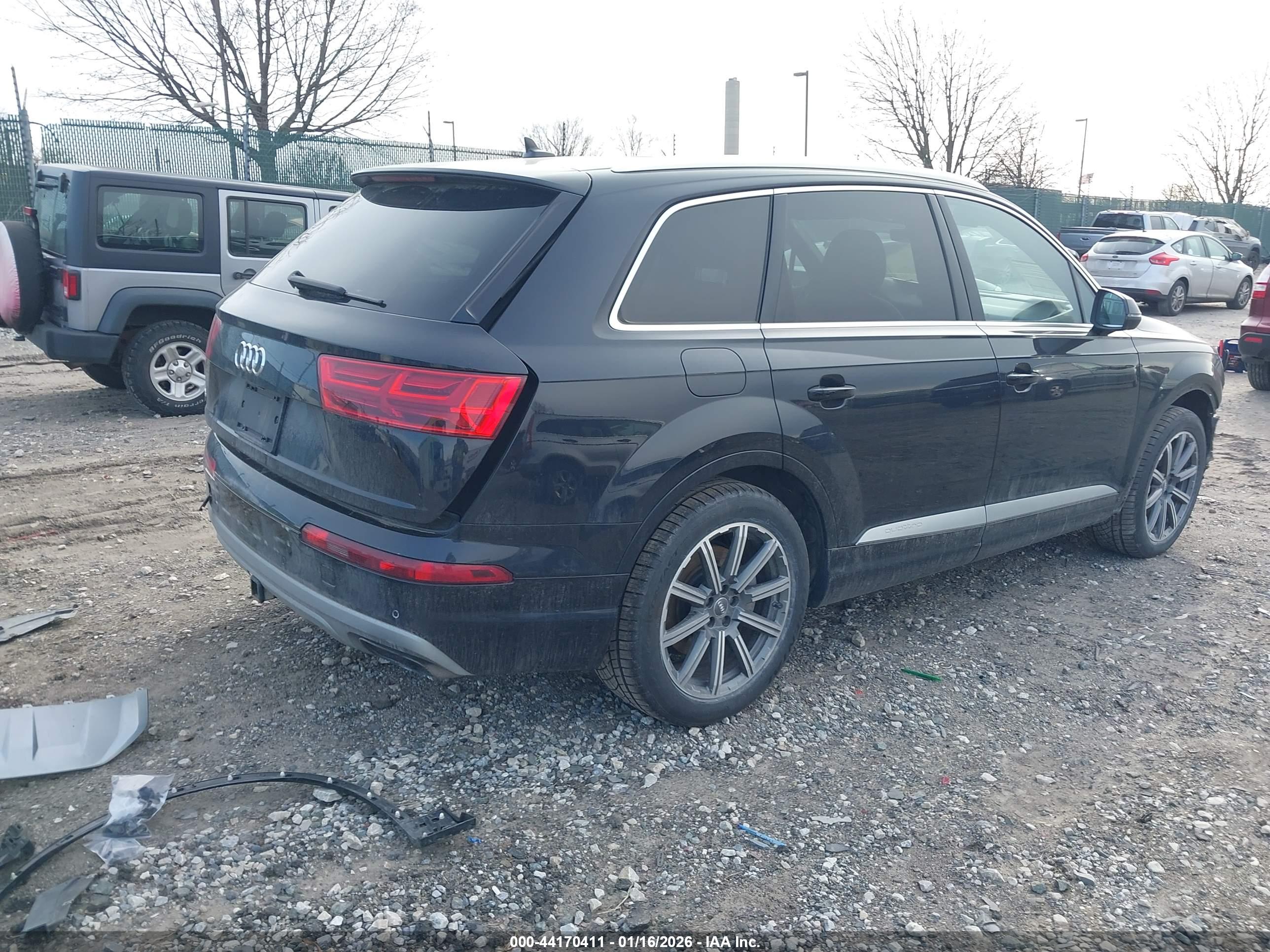 AUDI Q7 image 4