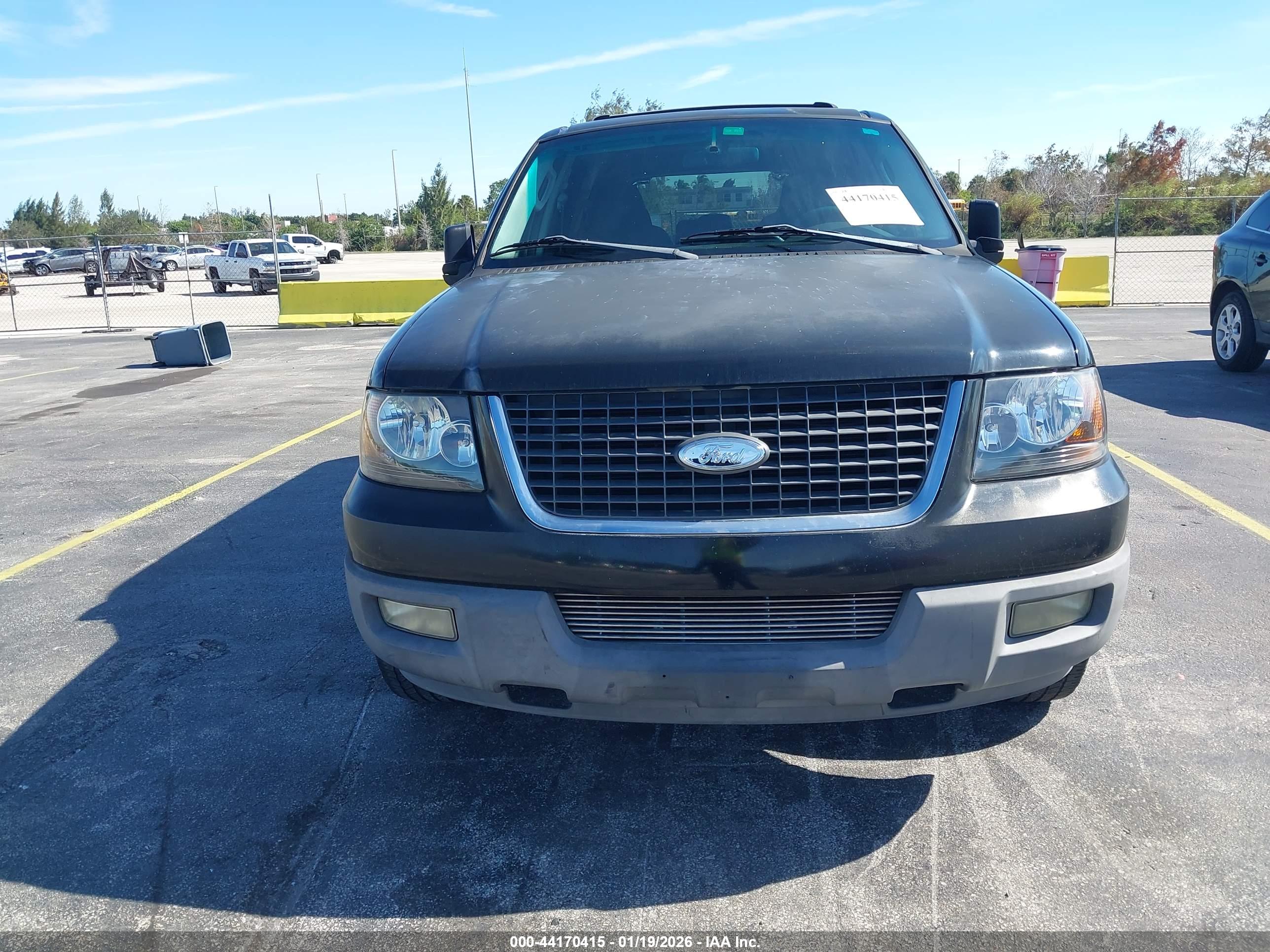 FORD EXPEDITION image 6