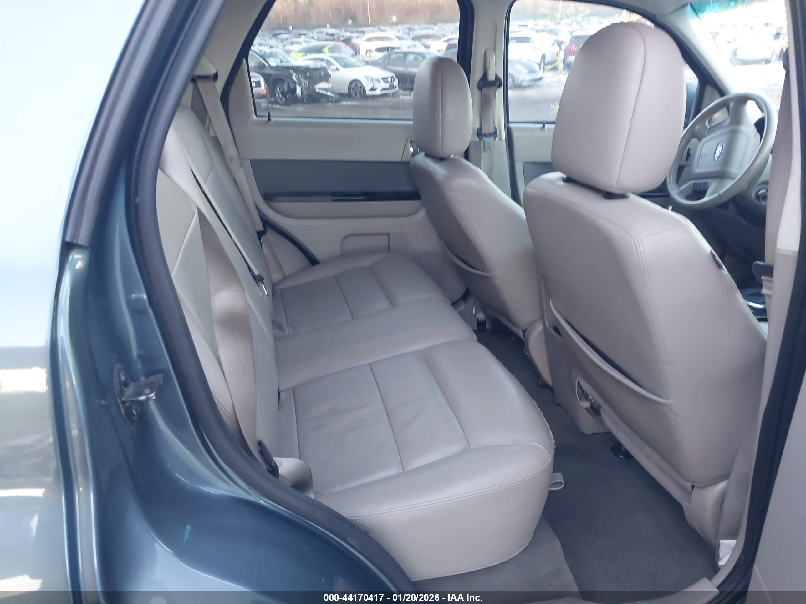 FORD ESCAPE image 8
